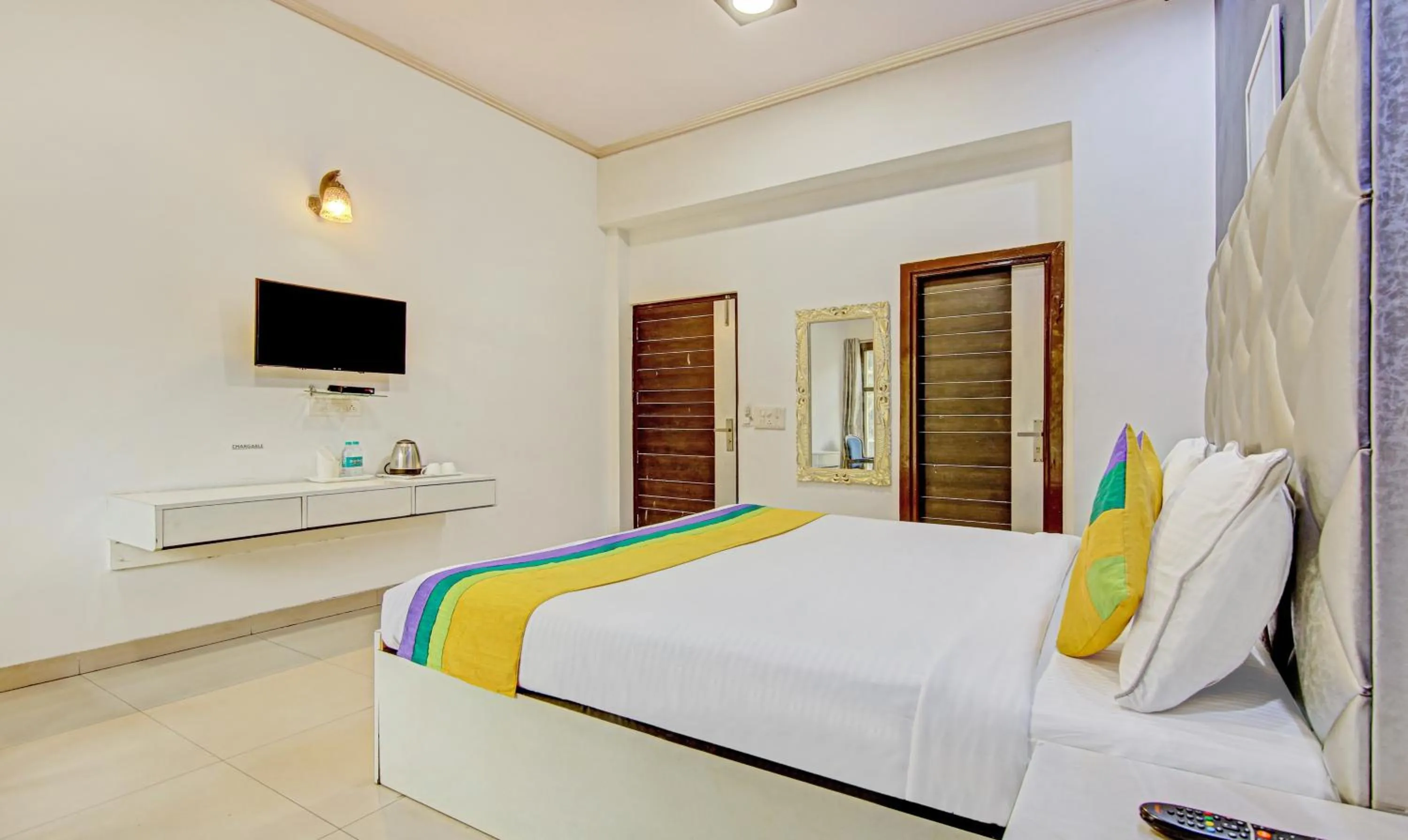 Bedroom, Bed in Itsy Hotels Golden Vista