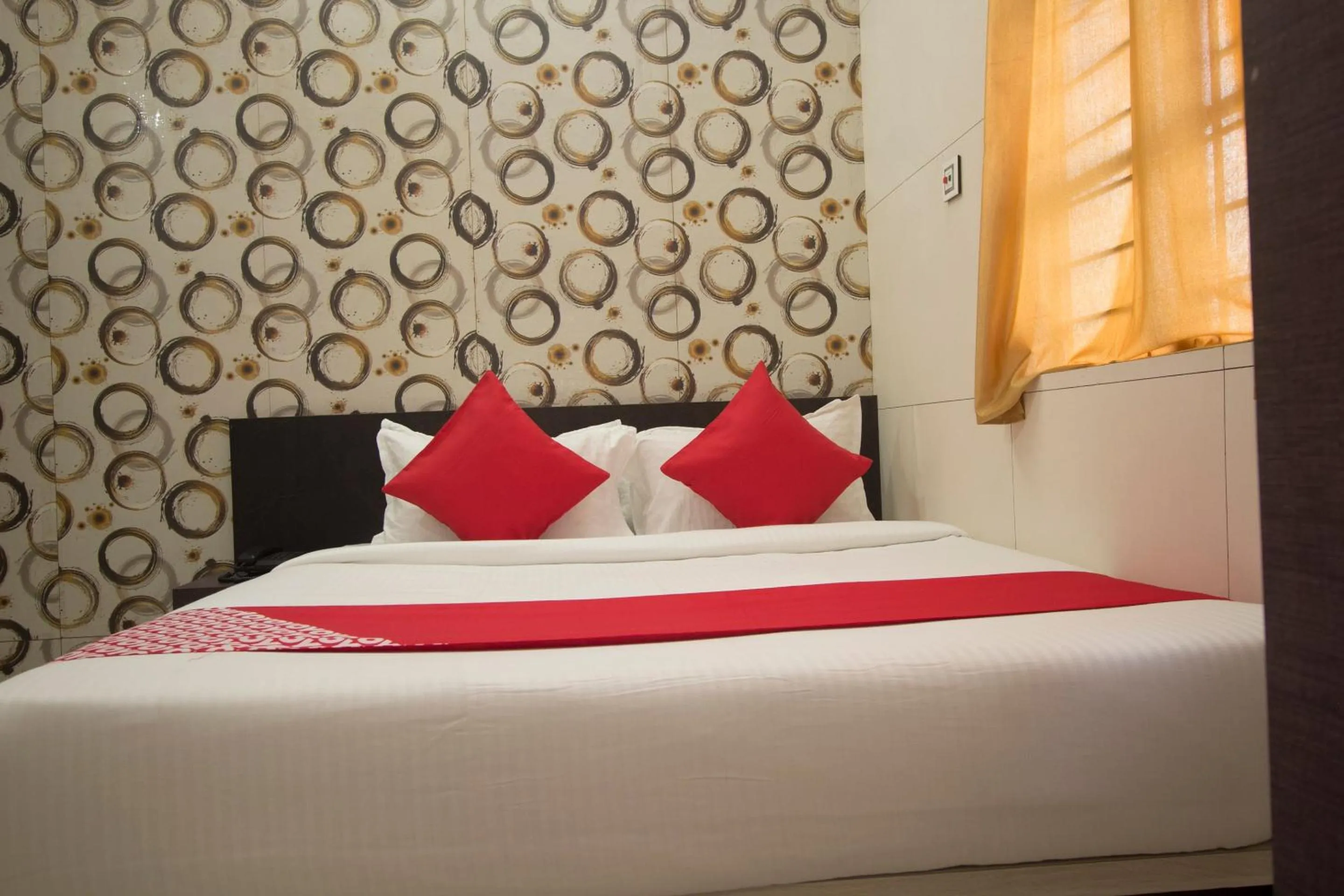 Bedroom, Bed in Super Capital O Priyanshu