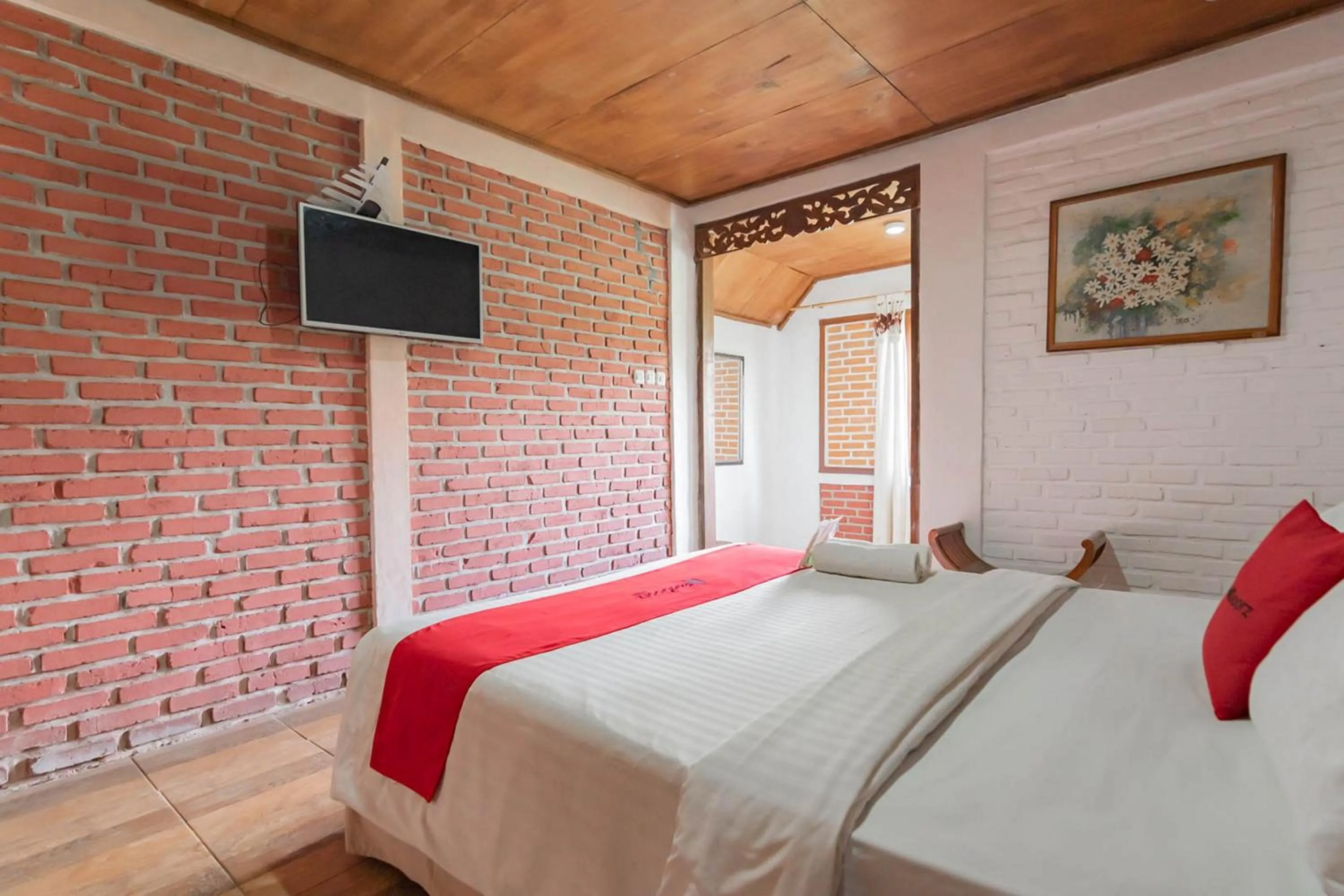 Bedroom, Bed in RedDoorz near Farmhouse Lembang