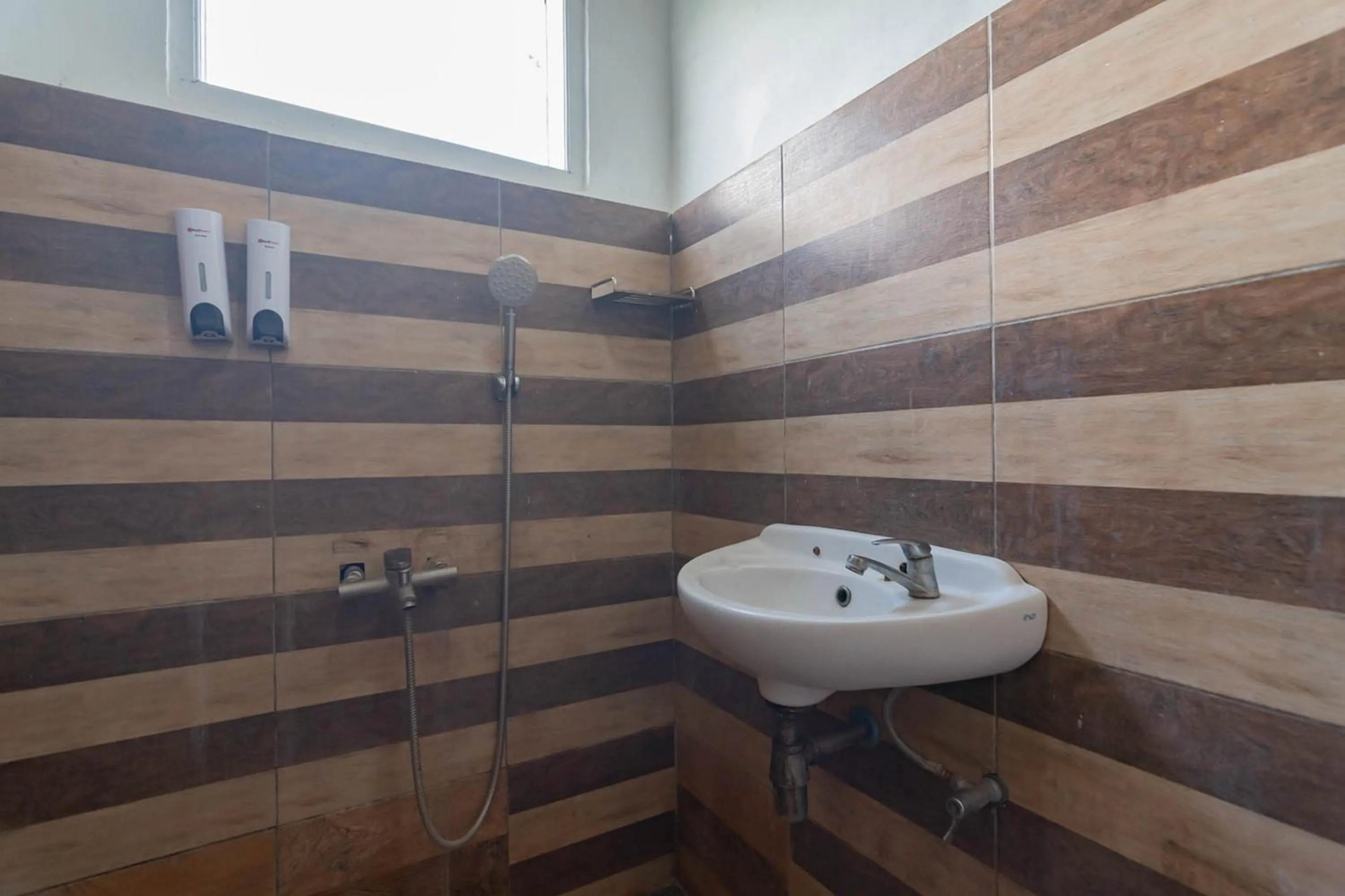 Bathroom in RedDoorz near Farmhouse Lembang