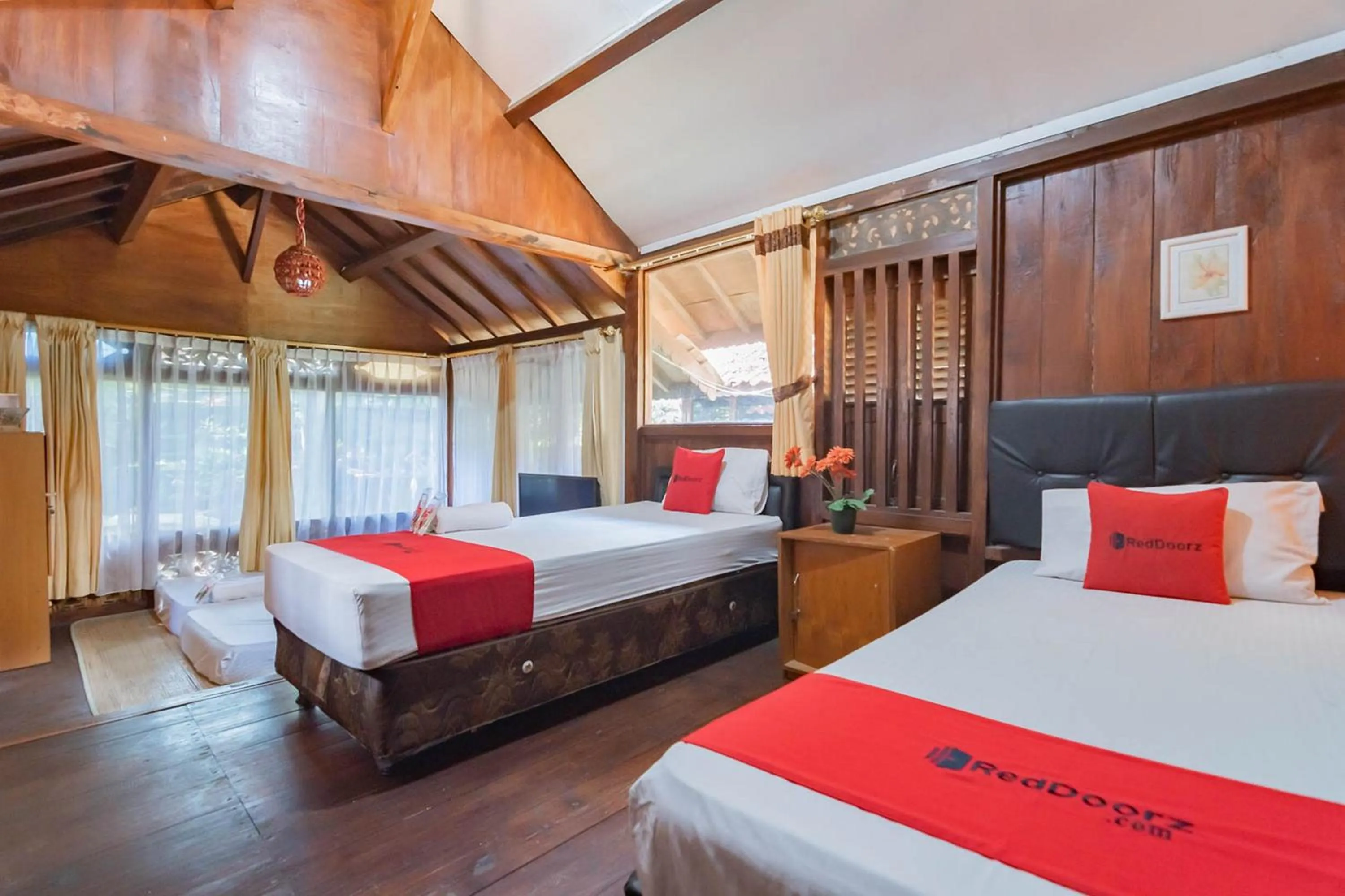 Bedroom, Bed in RedDoorz near Farmhouse Lembang