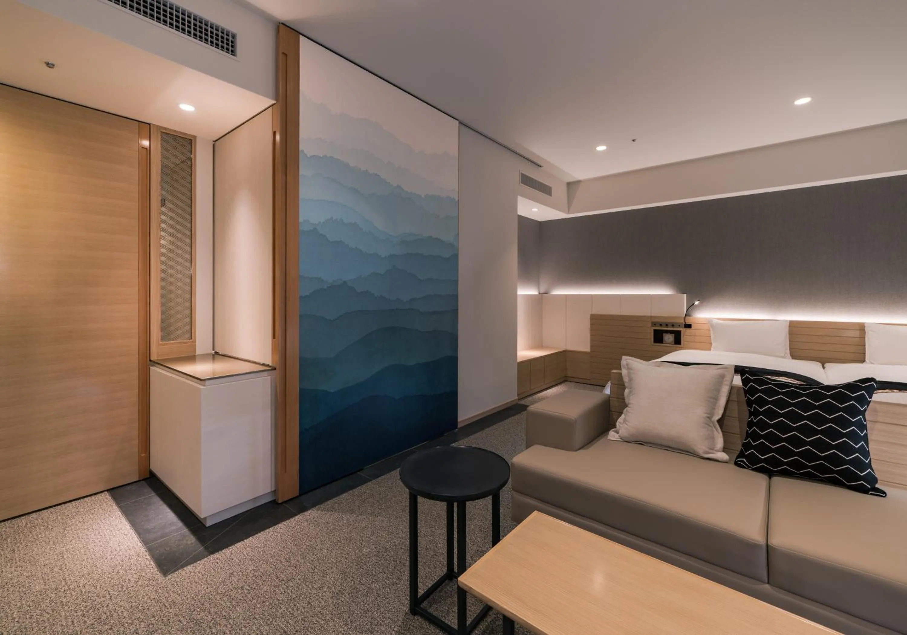 Photo of the whole room, Bed in Daiwa Roynet Hotel Kyoto Terrace Hachijo PREMIER