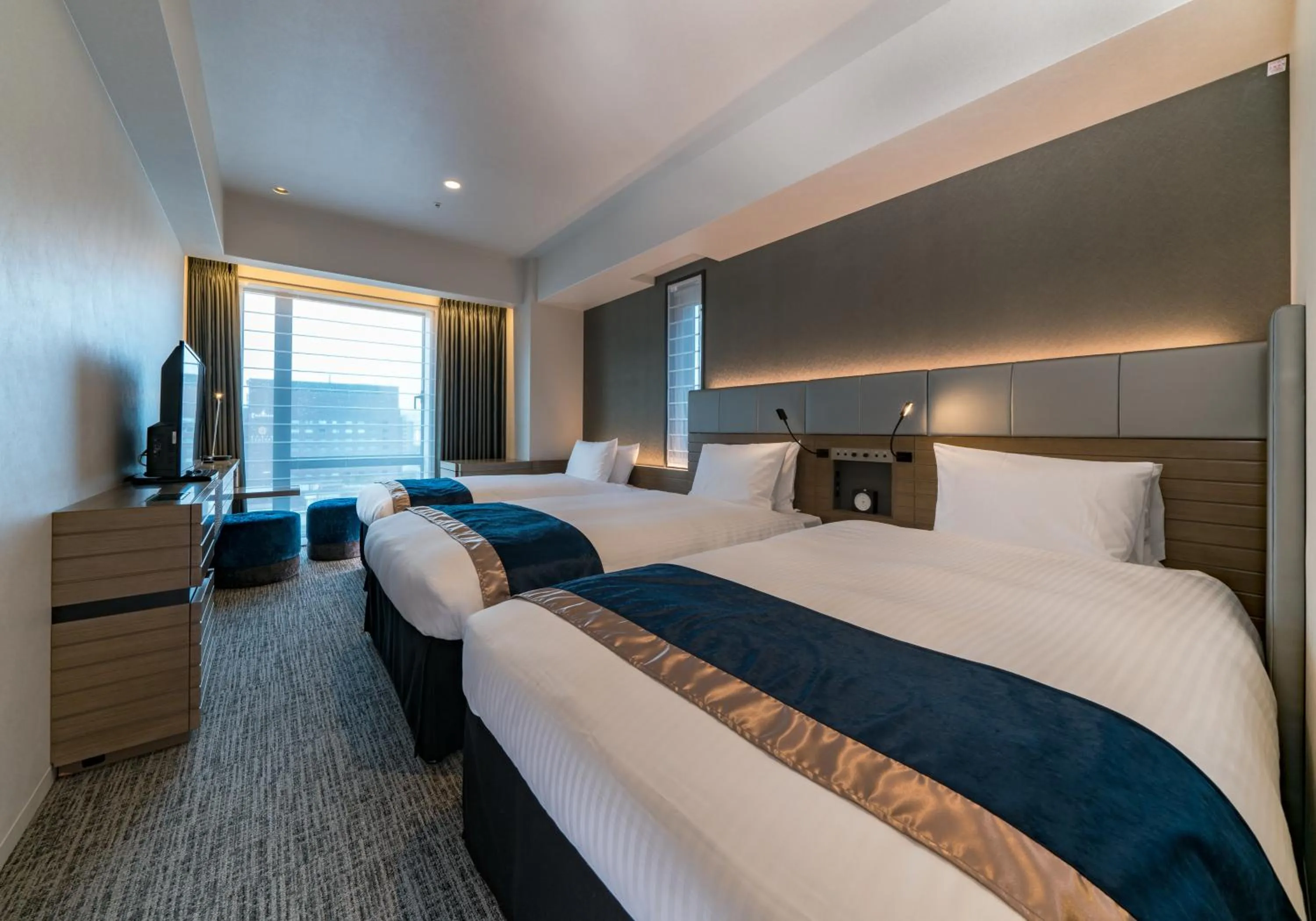 Photo of the whole room, Bed in Daiwa Roynet Hotel Kyoto Terrace Hachijo PREMIER