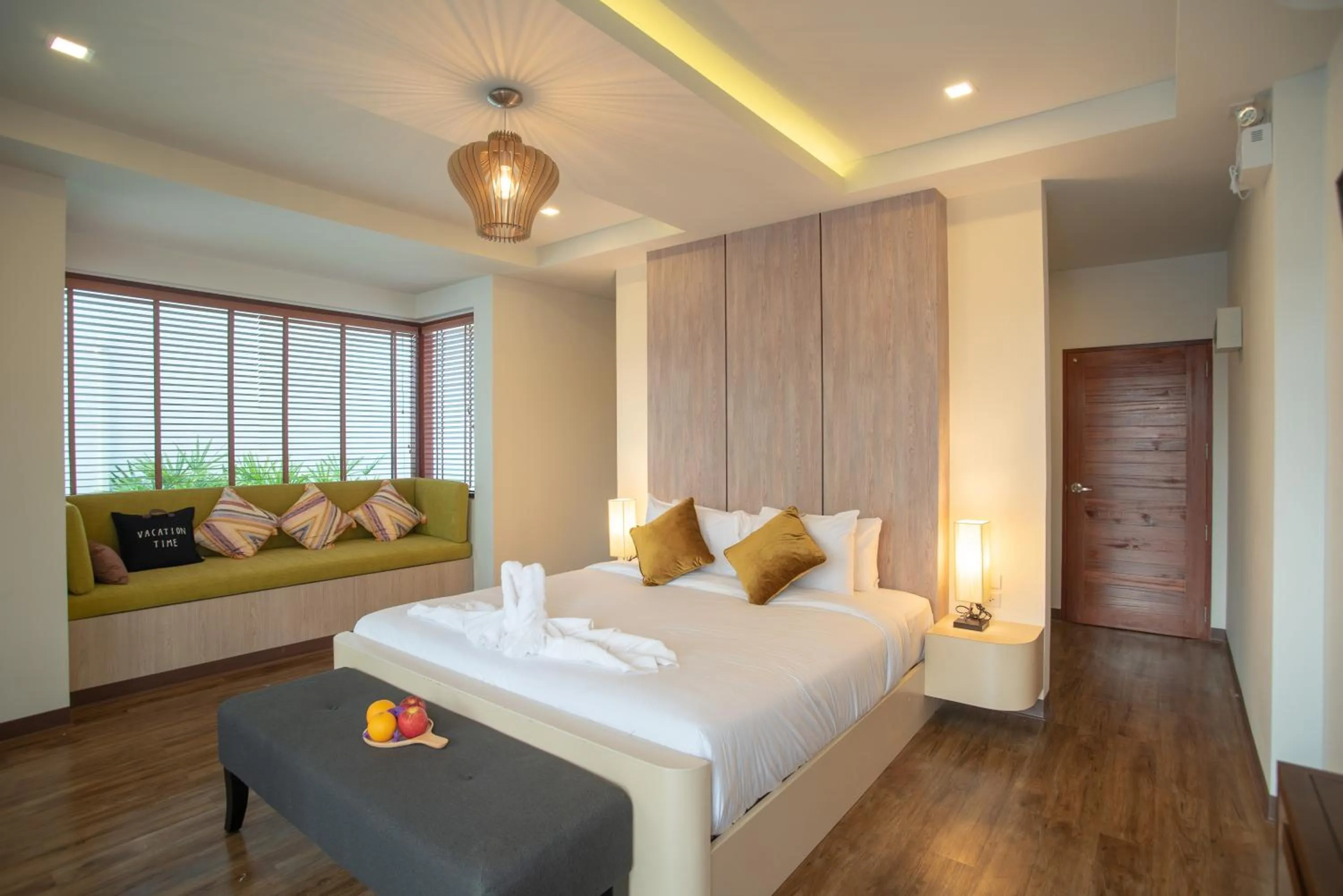 Bed in Kan & Kan Luxury Pool Villa Hua Hin with all bathtub