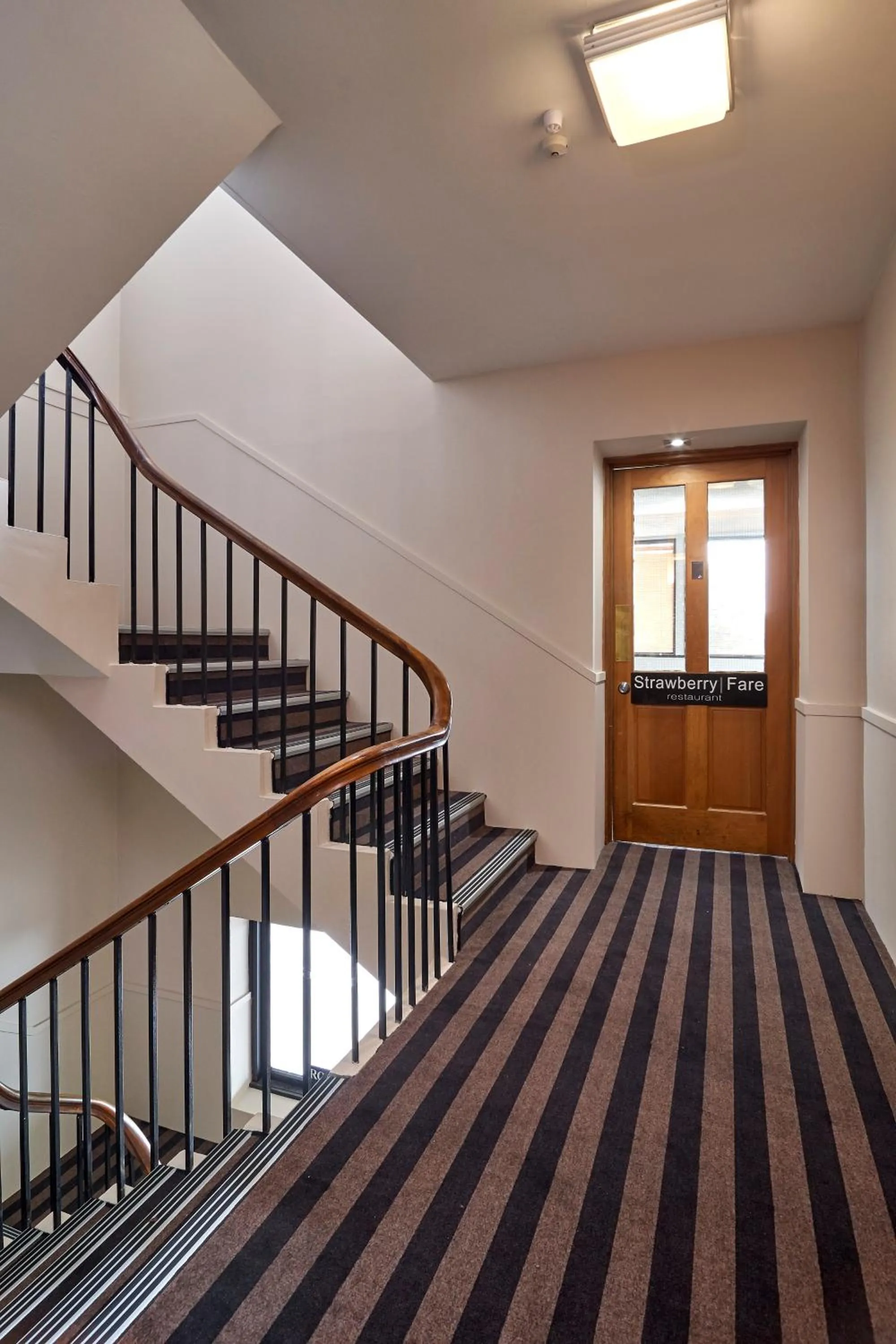 Restaurant/places to eat in Hotel Carlton Mill