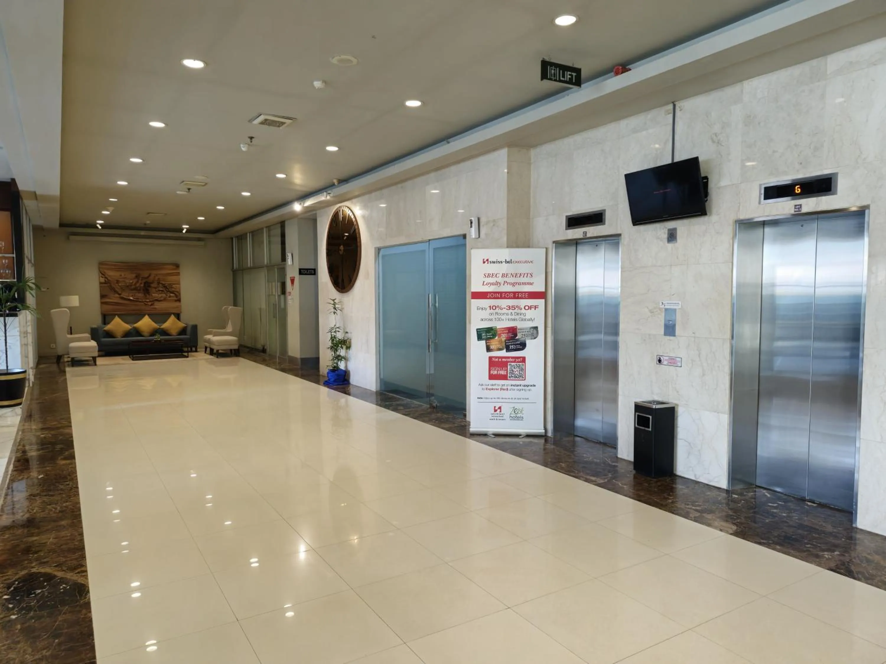 Lobby or reception in Swiss-Belexpress Jayapura