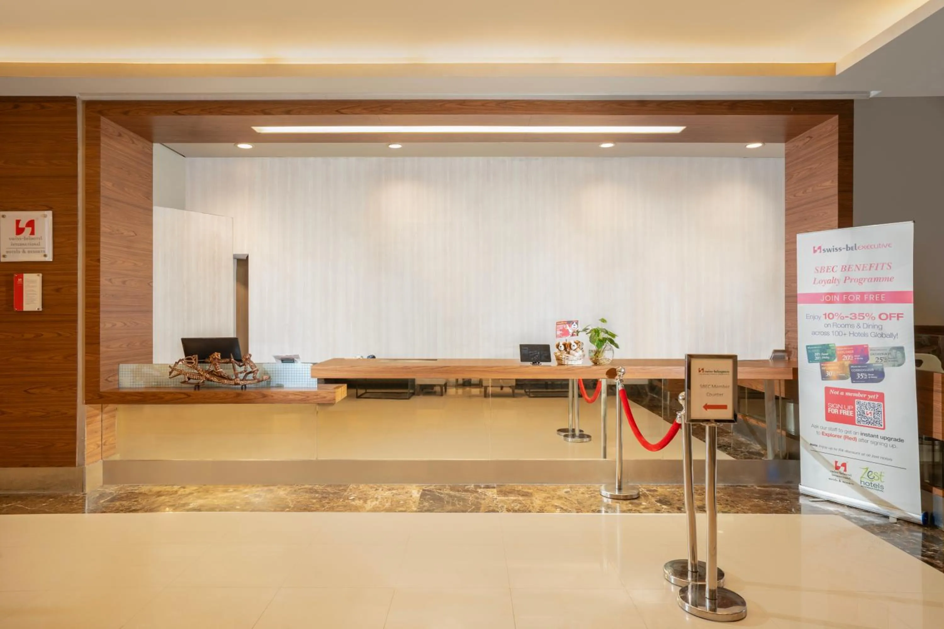 Lobby or reception in Swiss-Belexpress Jayapura