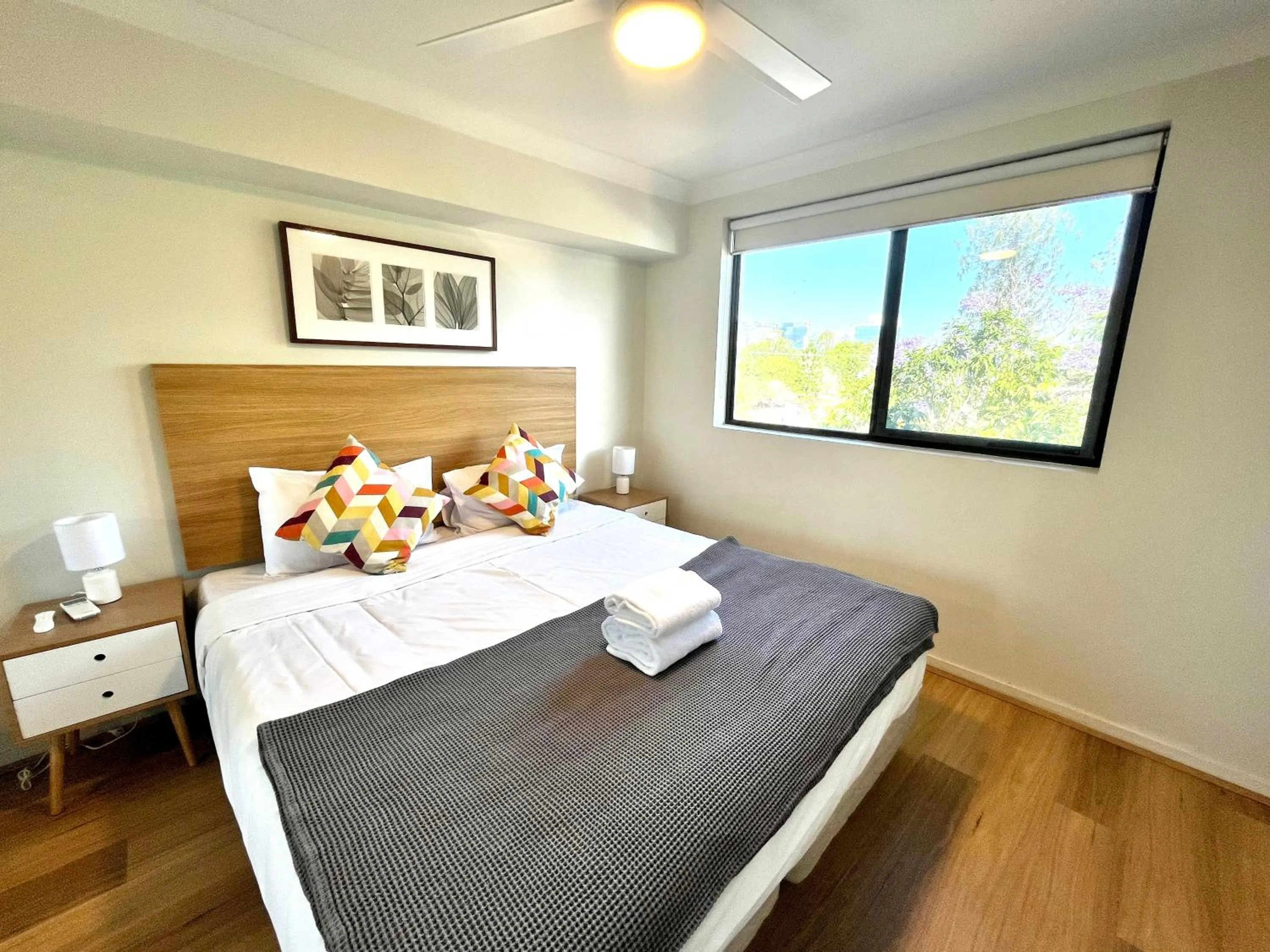 Bedroom, Bed in Parkview Apartments