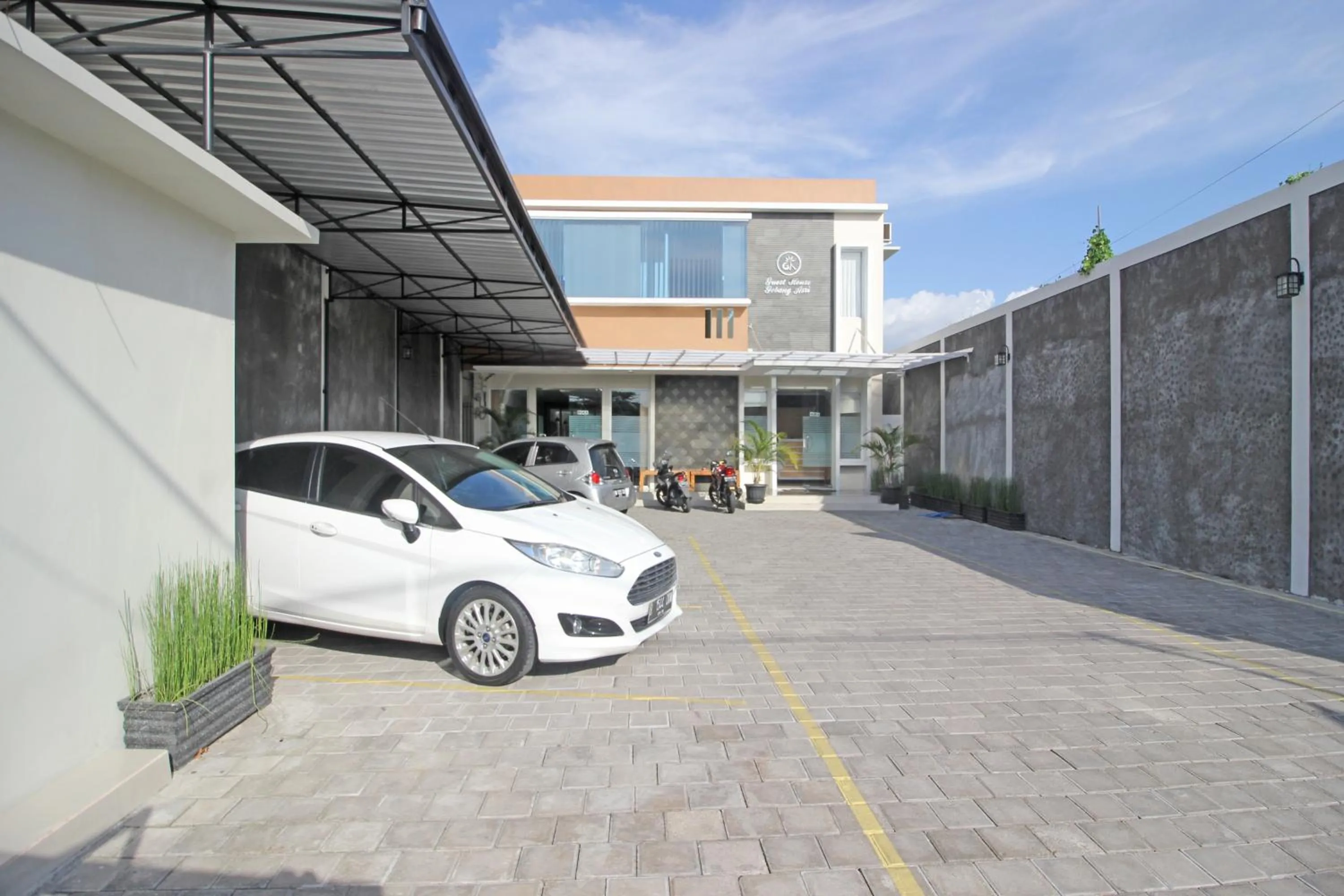 Property building in RedDoorz near AMIKOM Yogyakarta