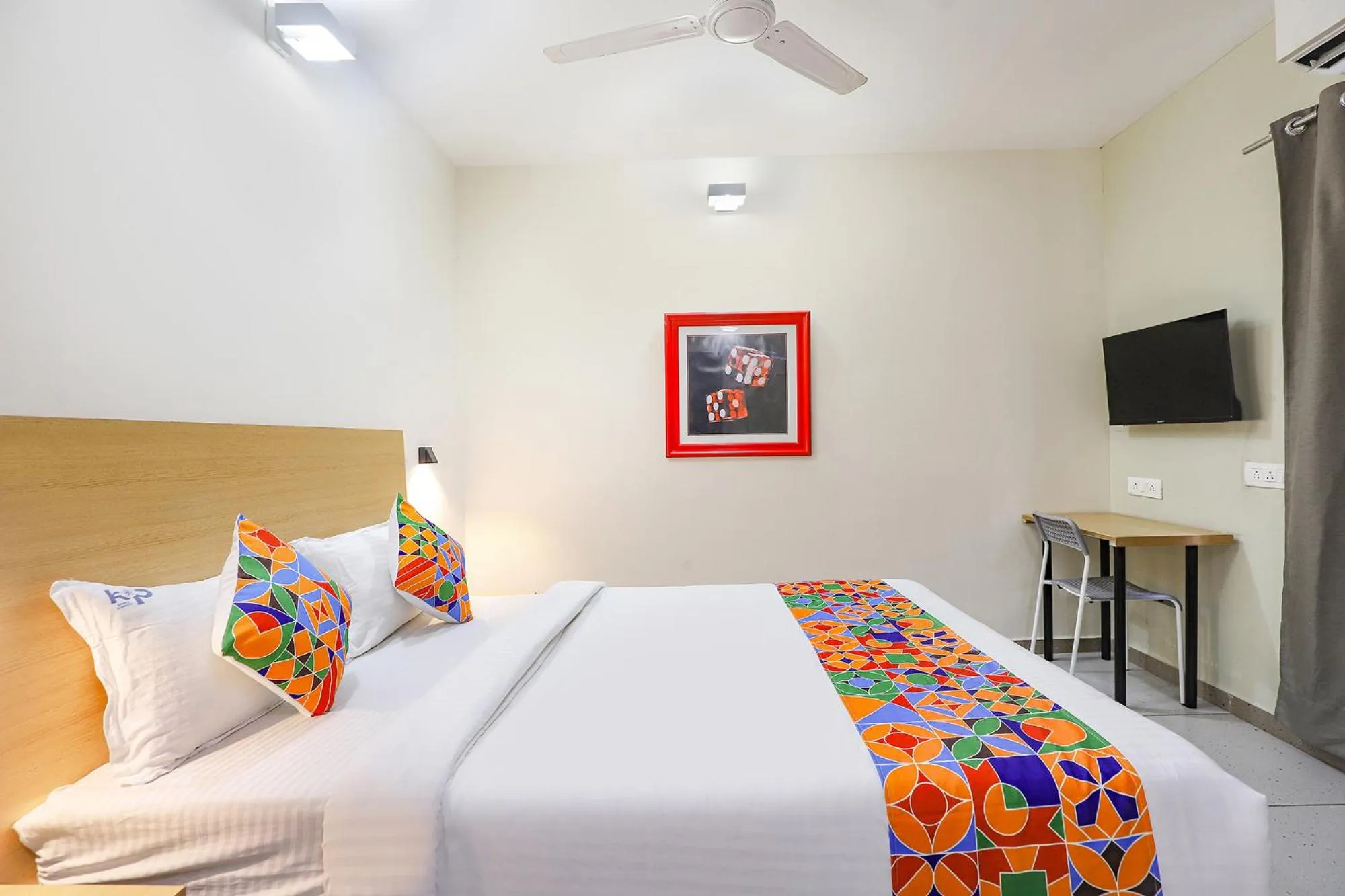 Bed in Super Townhouse 056 T Nagar Chennai Near AGS Cinemas T Nagar
