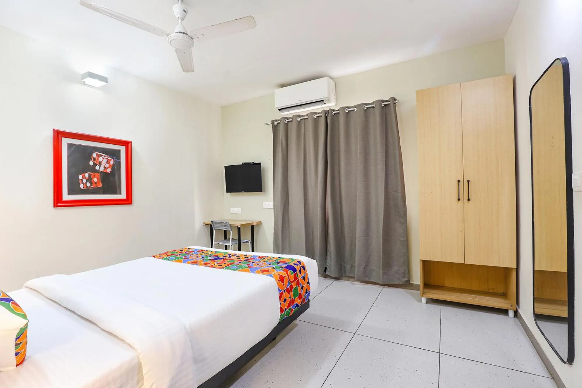 Bed in Super Townhouse 056 T Nagar Chennai Near AGS Cinemas T Nagar
