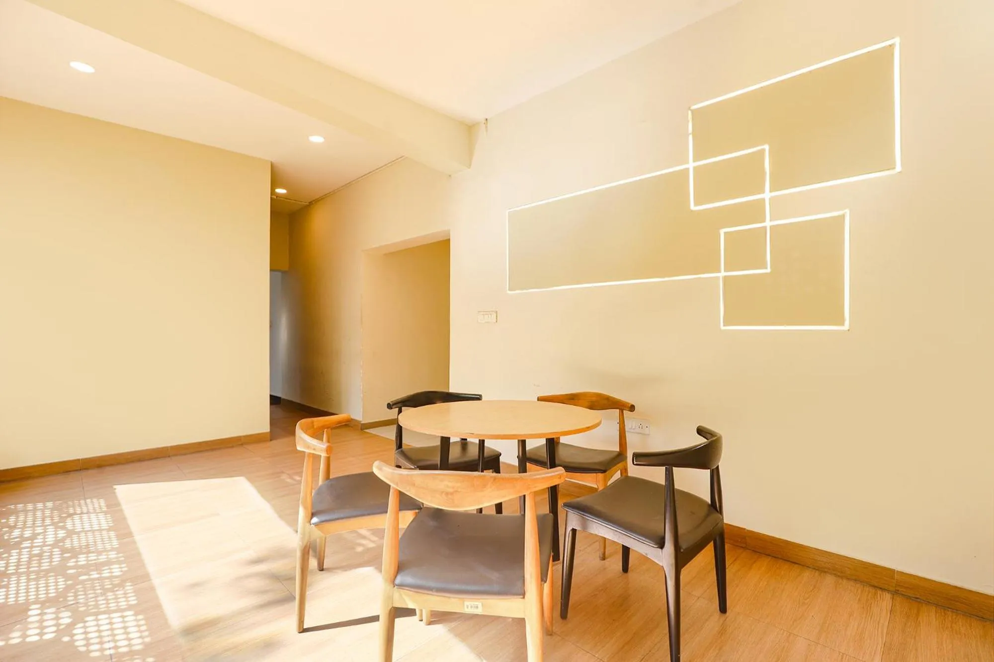 Dining area in Super Townhouse 056 T Nagar Chennai Near AGS Cinemas T Nagar