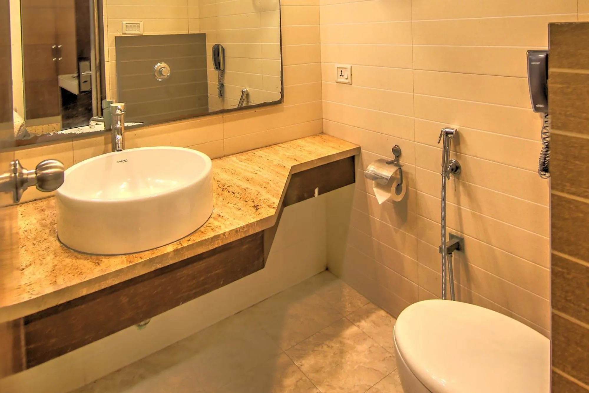 Toilet in Via Le Grand