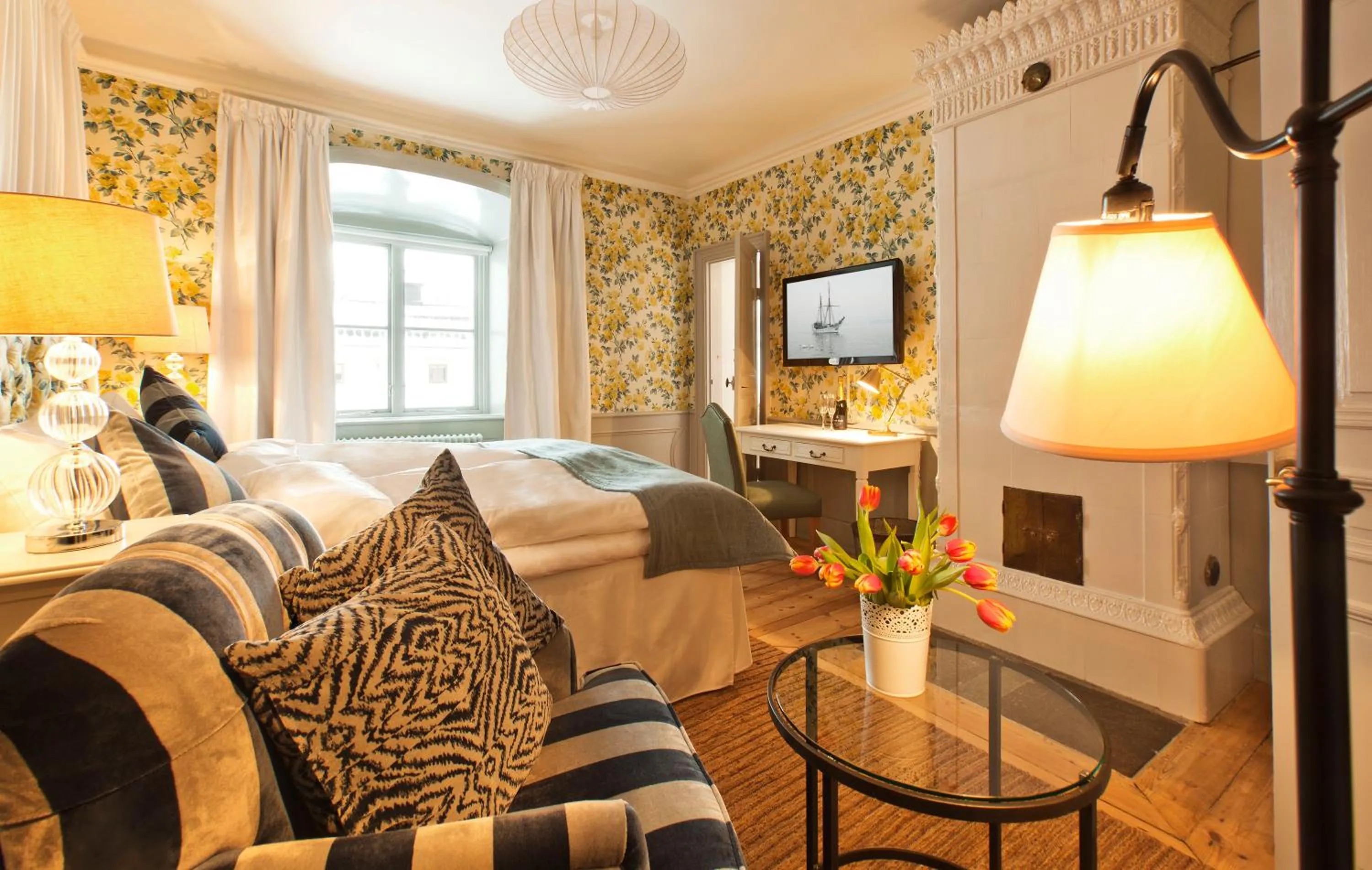 Photo of the whole room, Bed in Rosersbergs Slottshotell