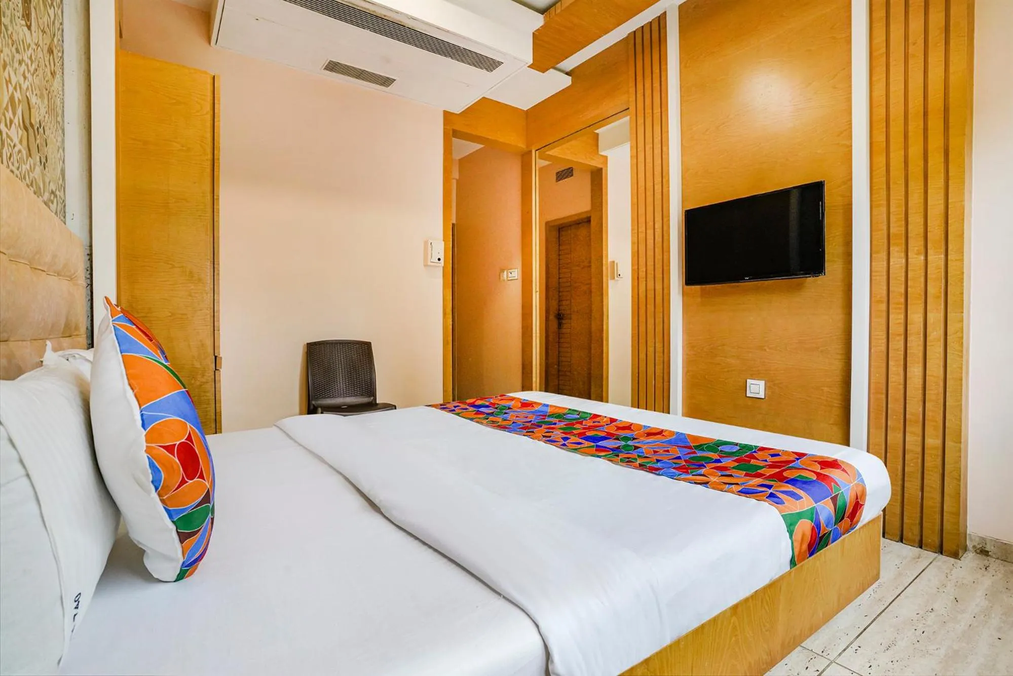Bed in FabHotel Neelkamal - Chembur