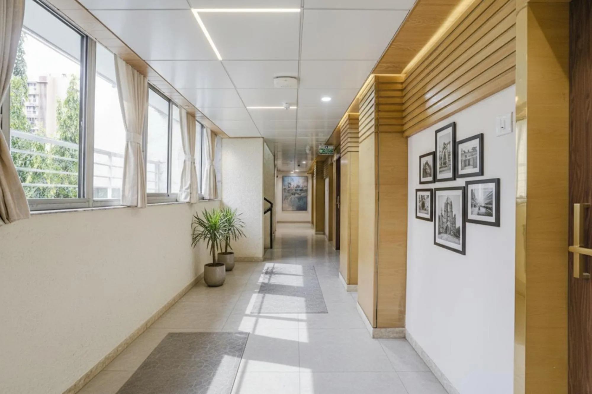 Lobby or reception in FabHotel Neelkamal - Chembur