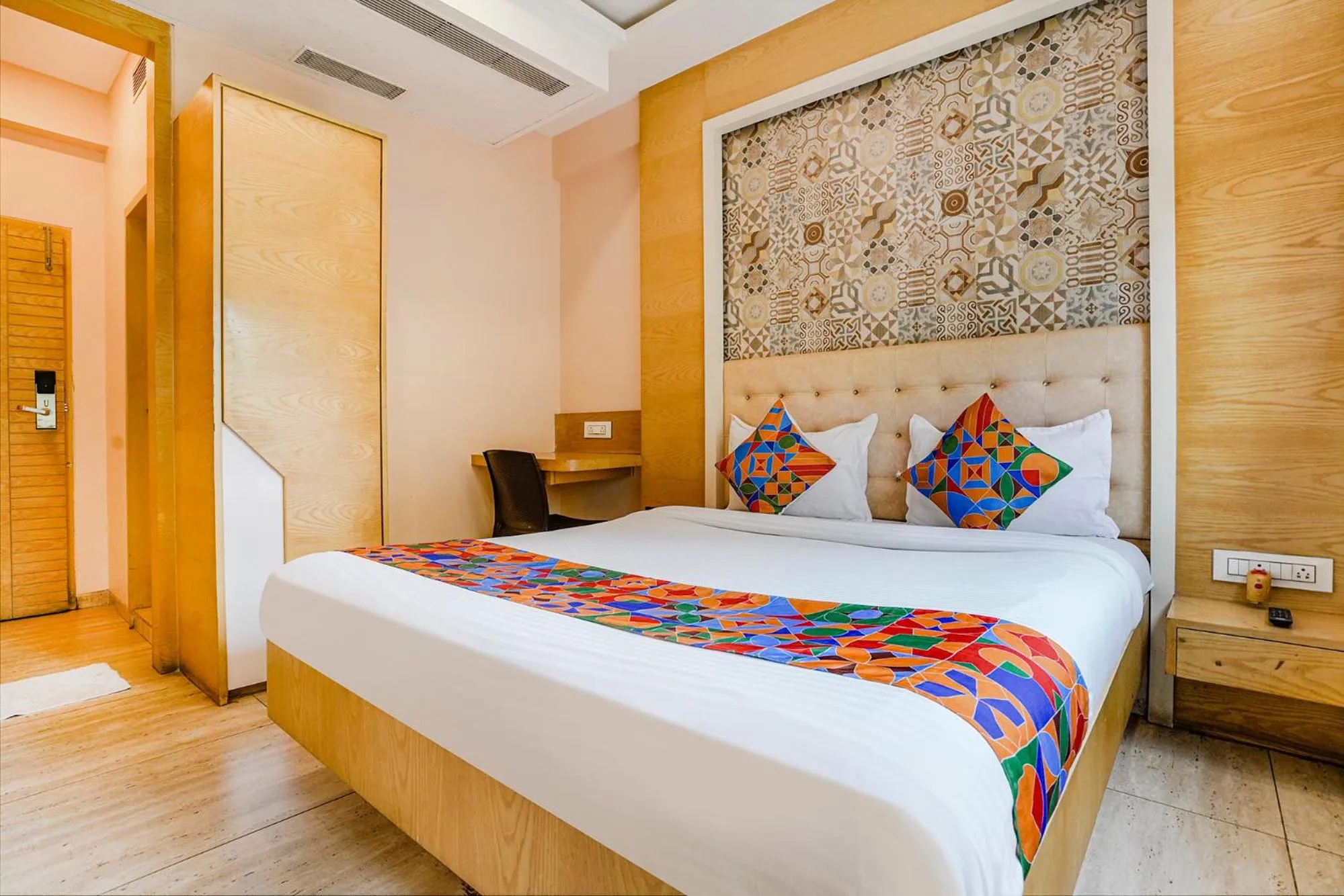 Bed in FabHotel Neelkamal - Chembur