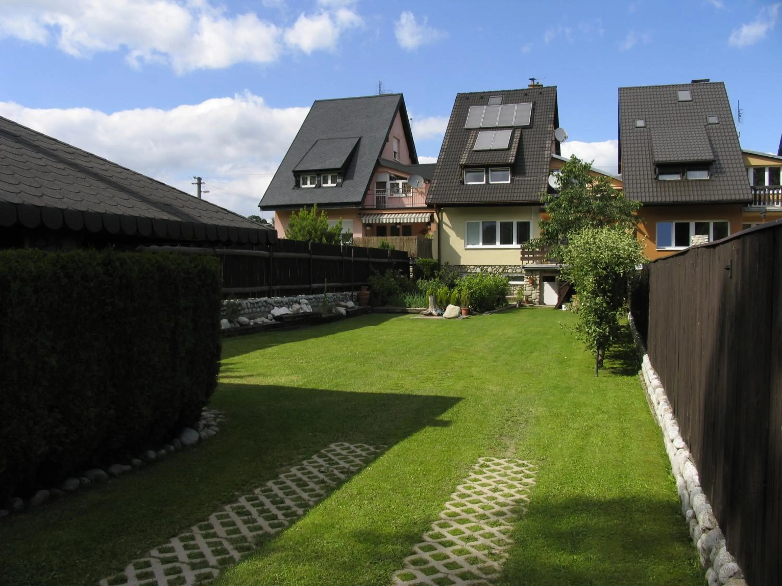 Garden in Ubytovanie 184, Bed and Braekfast 184