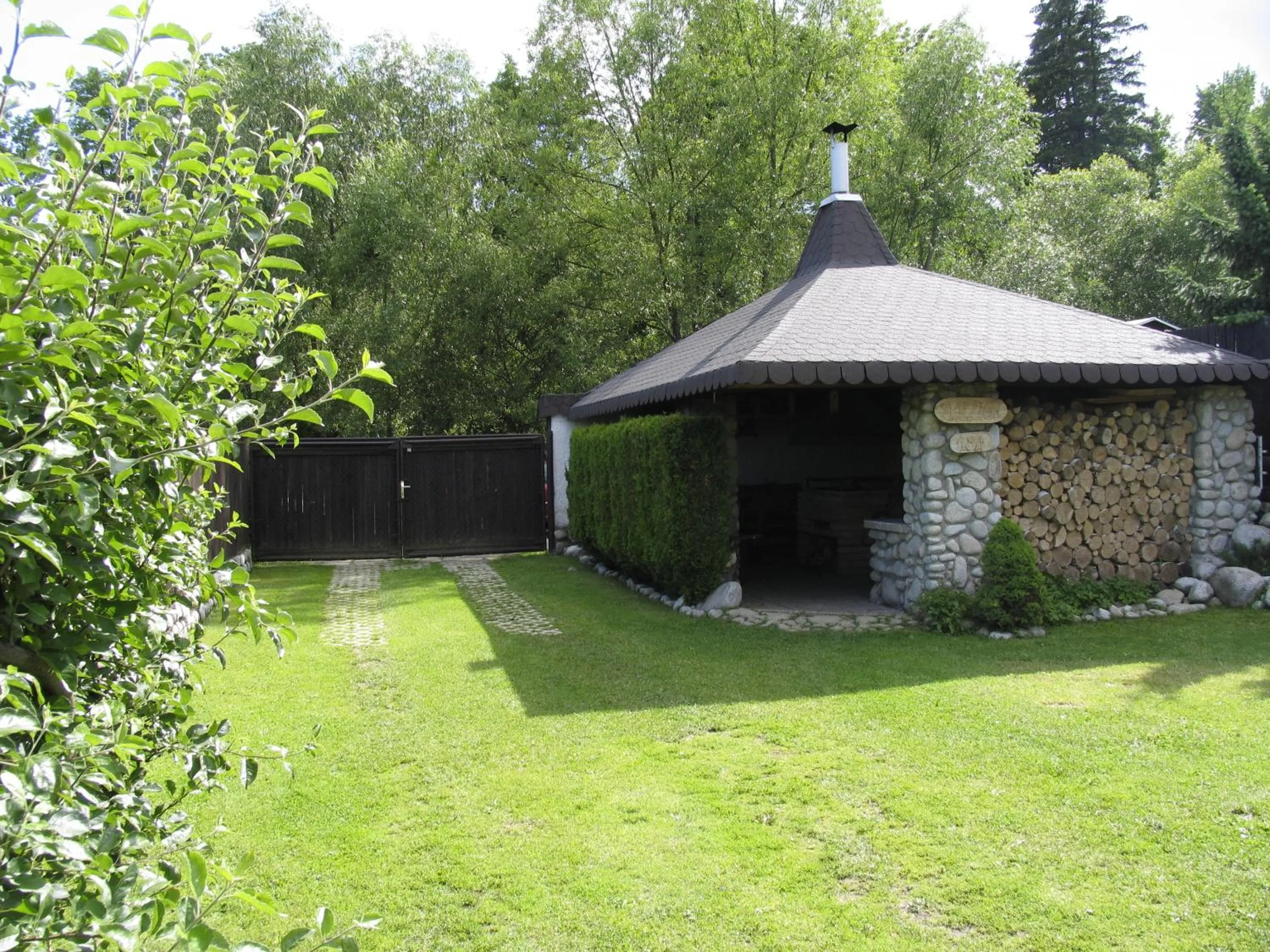 Garden in Ubytovanie 184, Bed and Braekfast 184