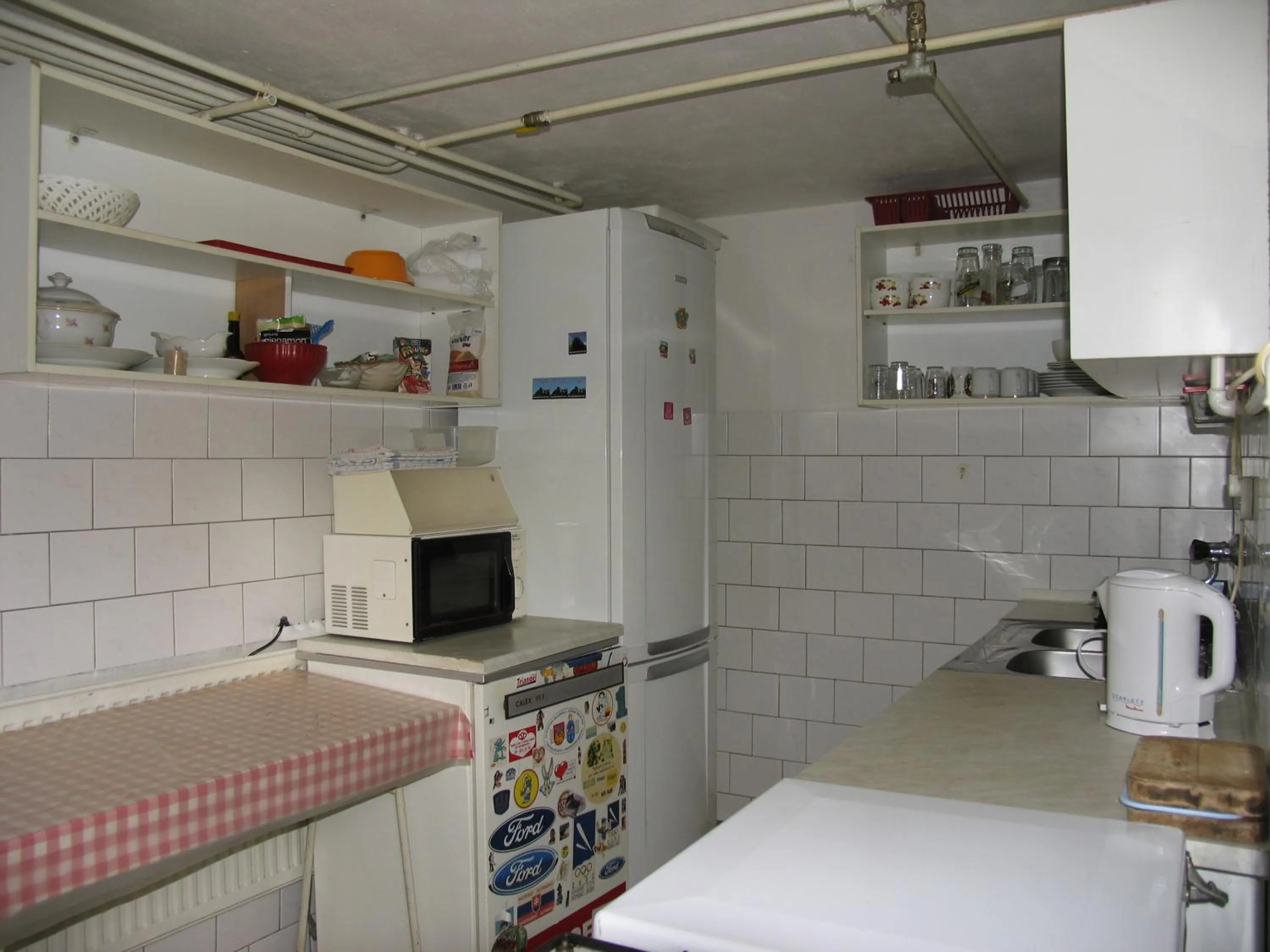 Communal kitchen in Ubytovanie 184, Bed and Braekfast 184