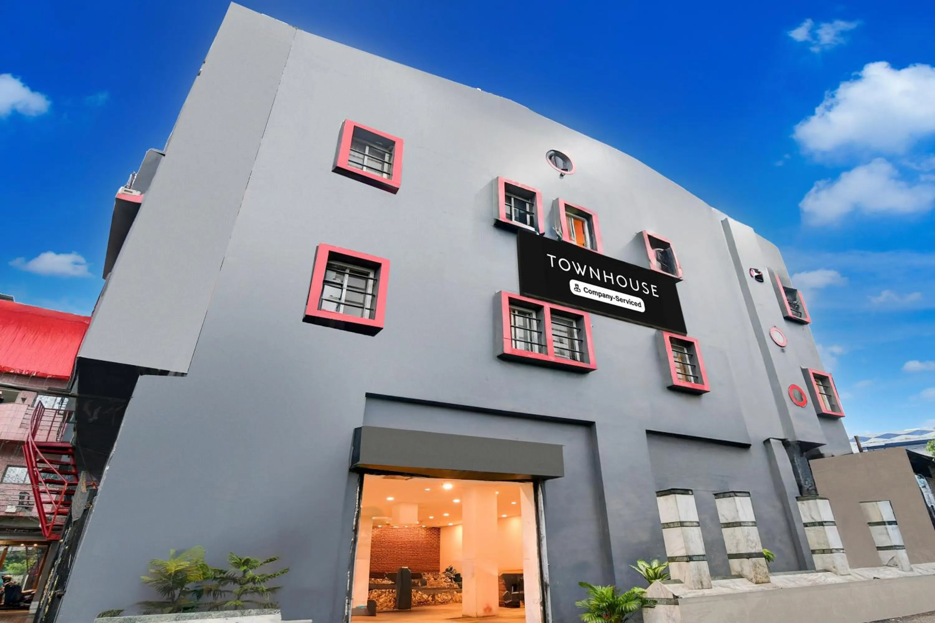 Facade/entrance in Super Townhouse Science City Formerly Hotel Mannat International