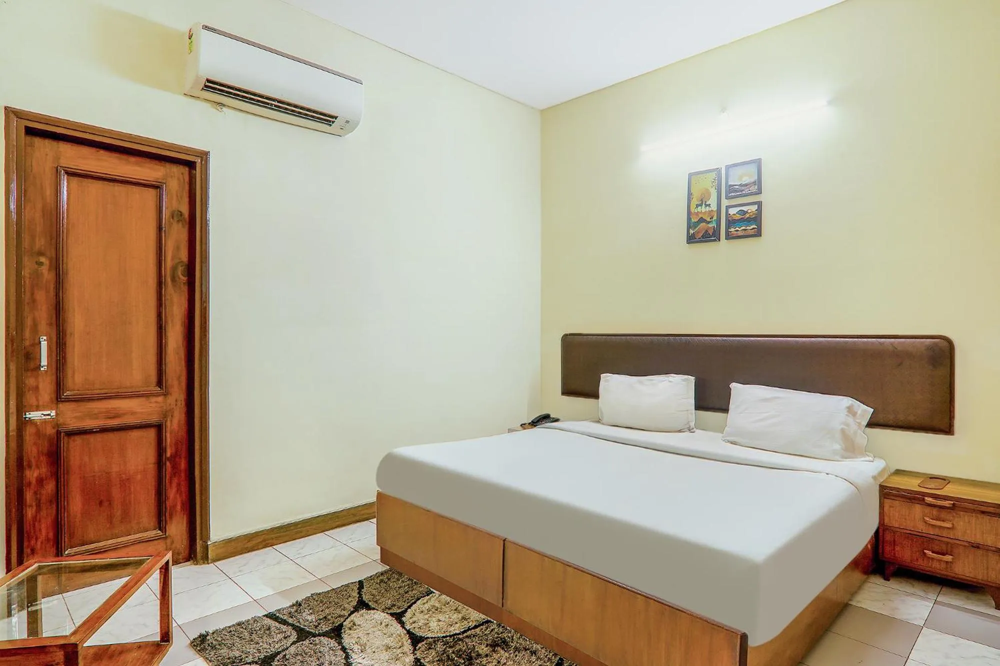 Bed in Hotel Executive