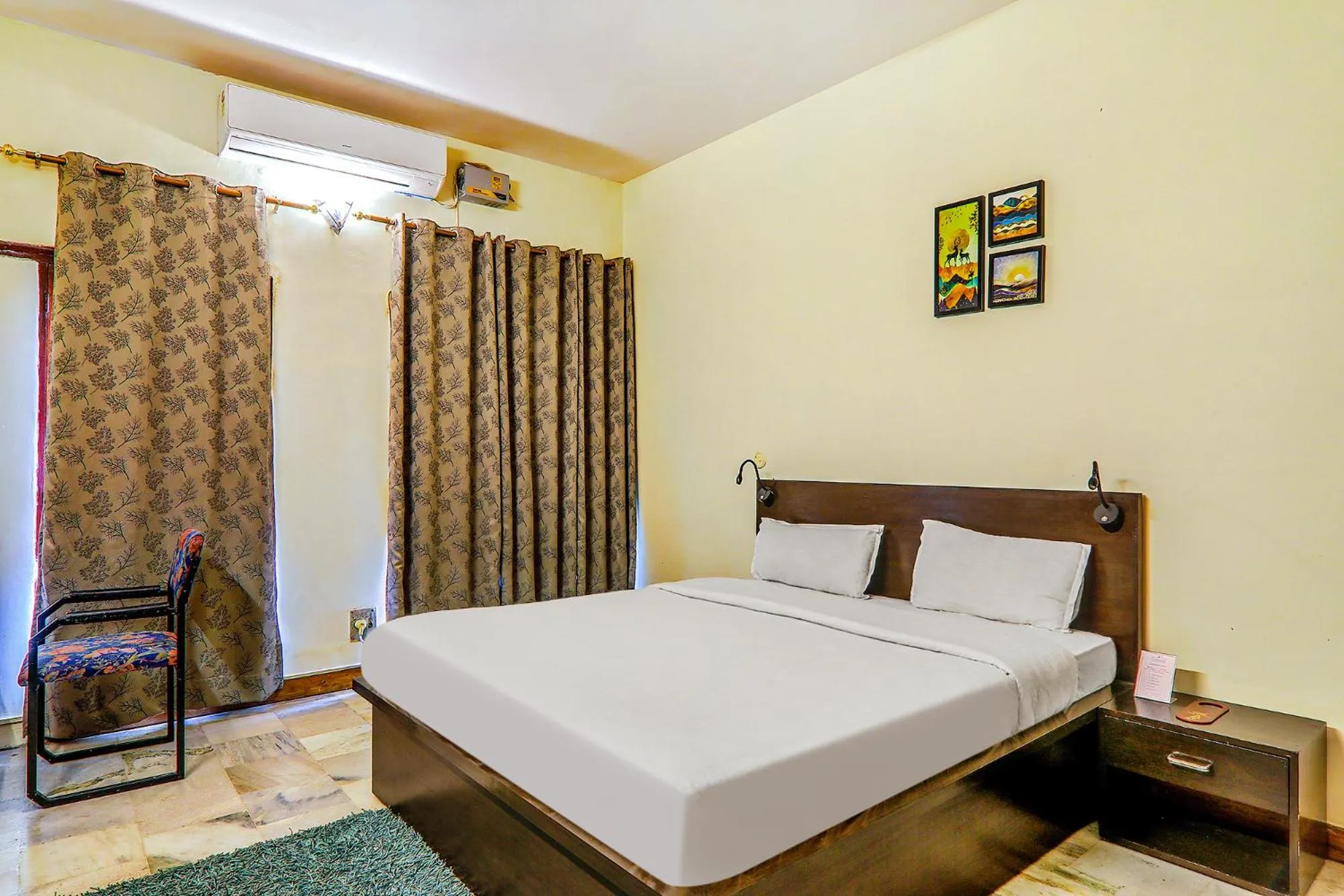 Bed in Hotel Executive