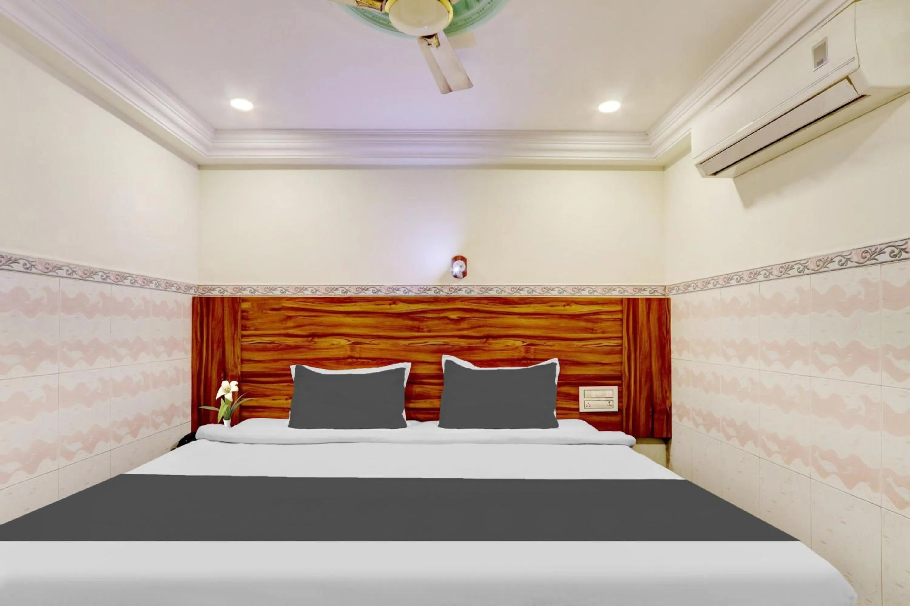 Bedroom, Bed in Super Collection O M G Road