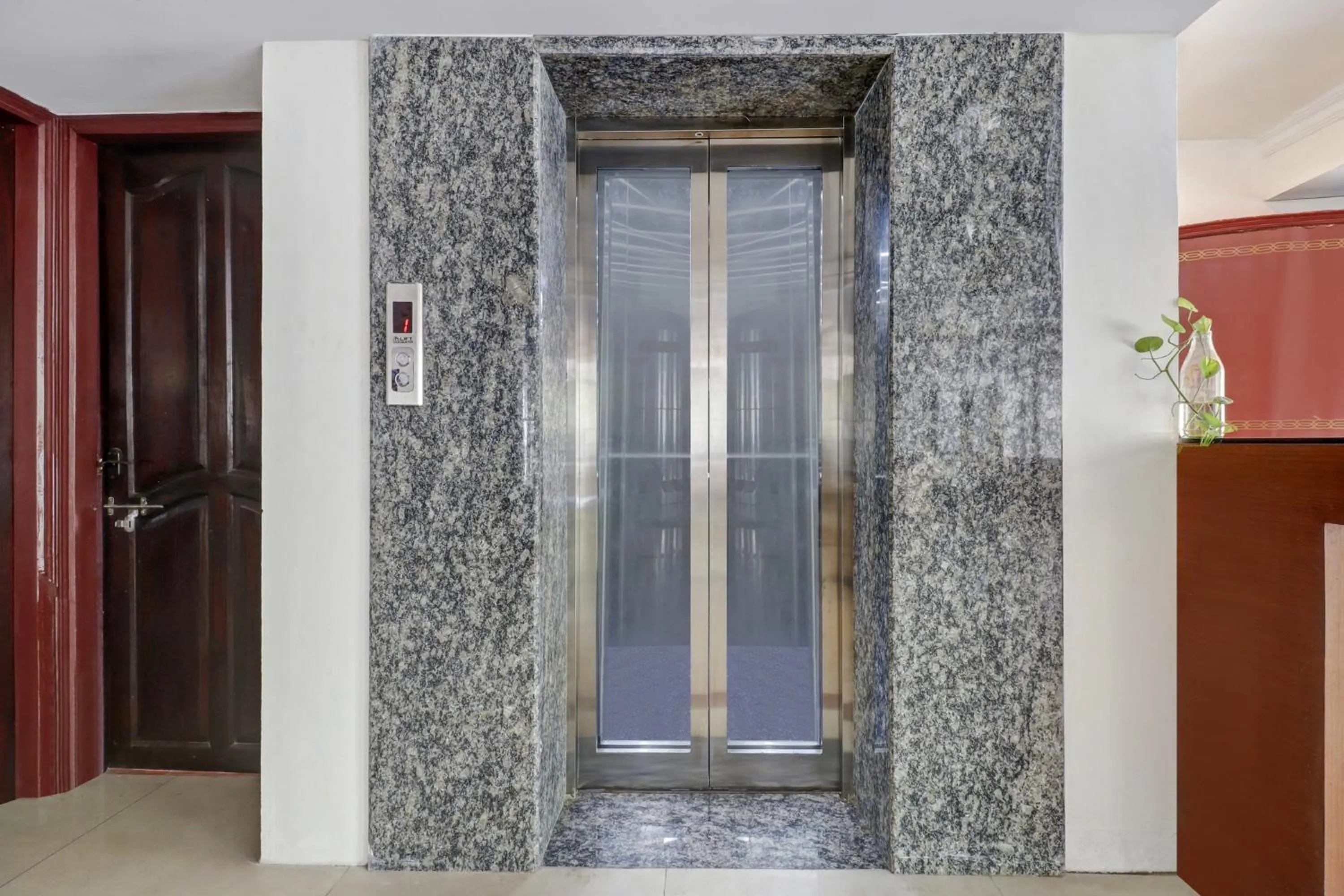 Lobby or reception in Super Collection O M G Road