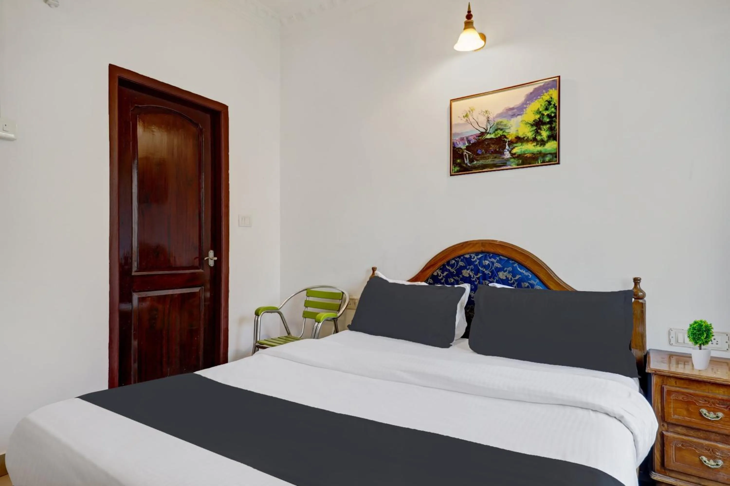 Bedroom, Bed in Super Collection O M G Road