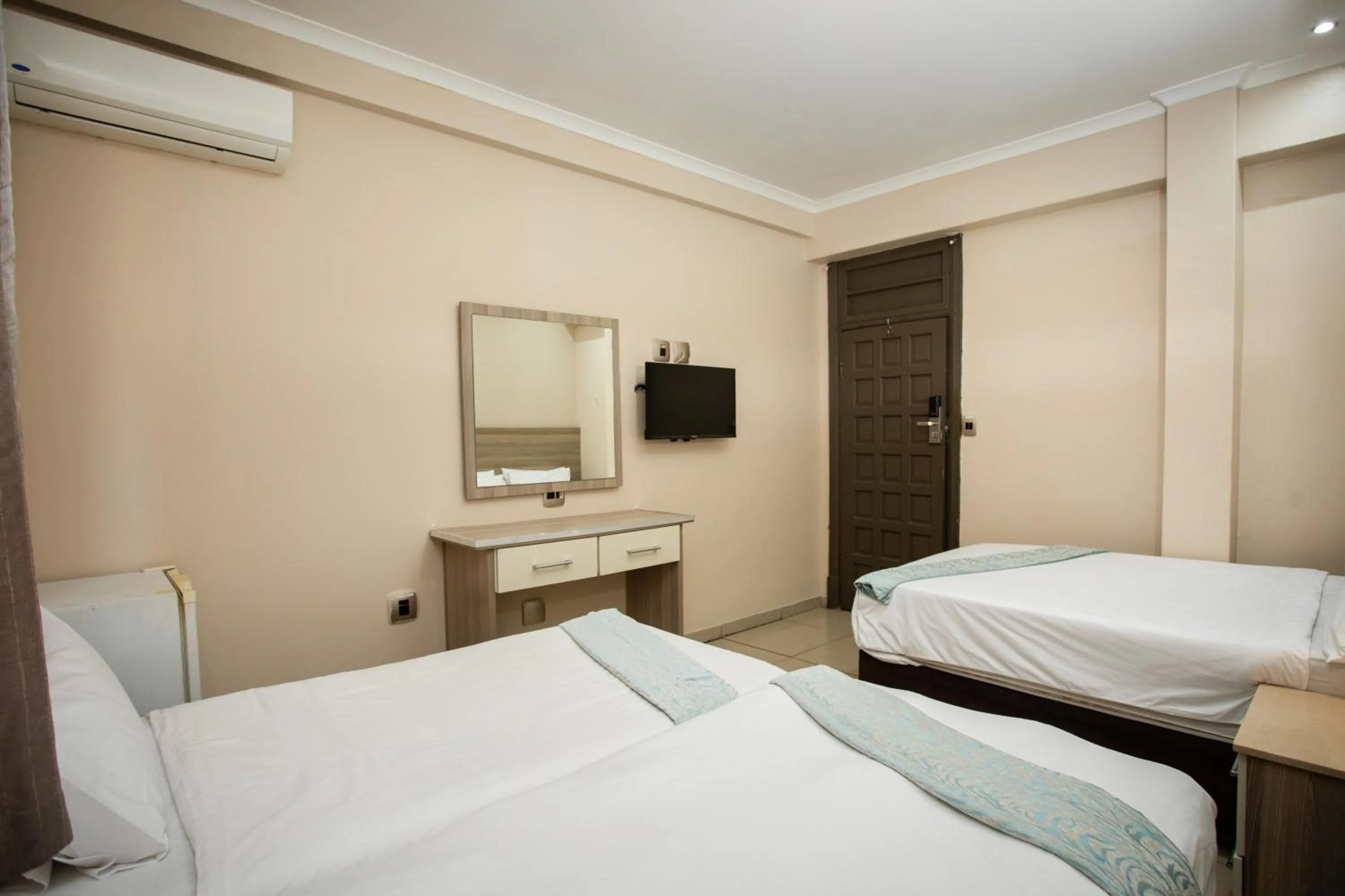 Bed in Tudor House Hotel