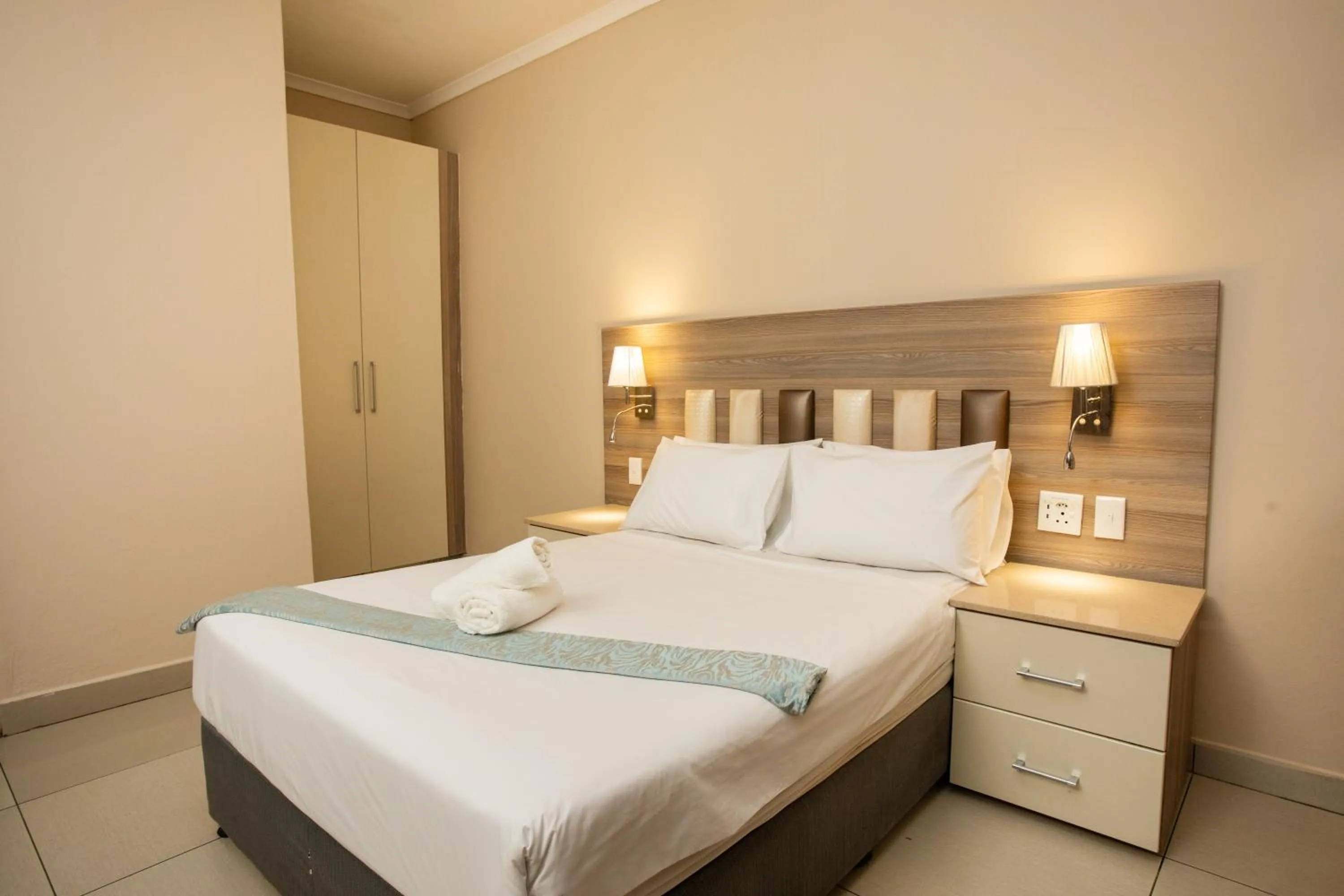 Bed in Tudor House Hotel