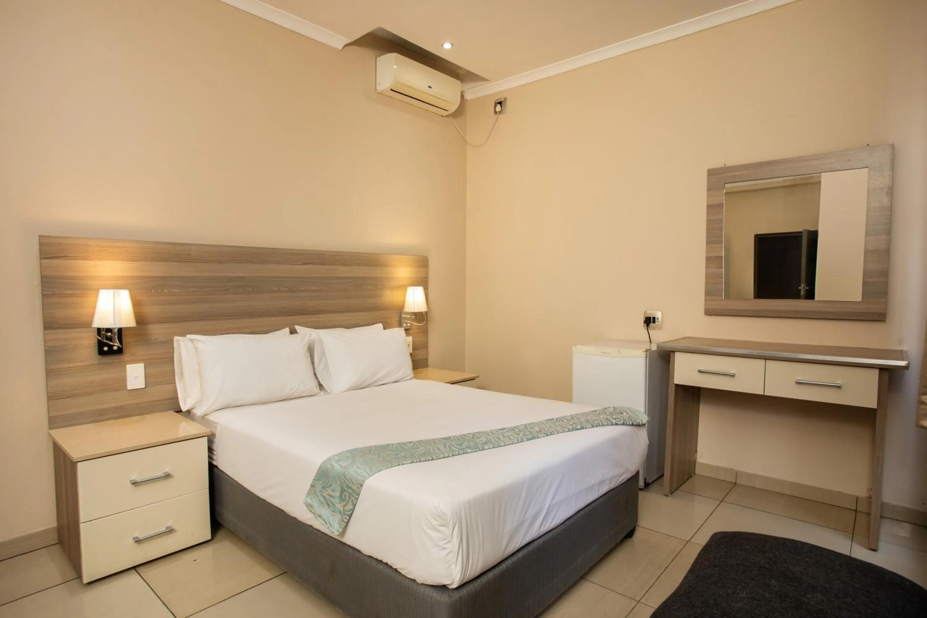 Bed in Tudor House Hotel