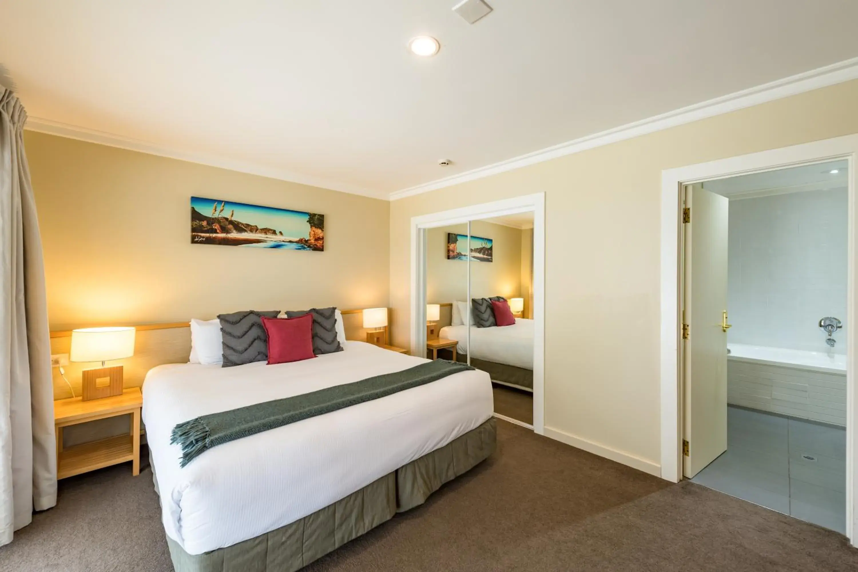Executive Two-Bedroom Apartment in Paihia Beach Resort & Spa Hotel Executive Two-Bedroom Apartment in Paihia Beach Resort & Spa Hotel