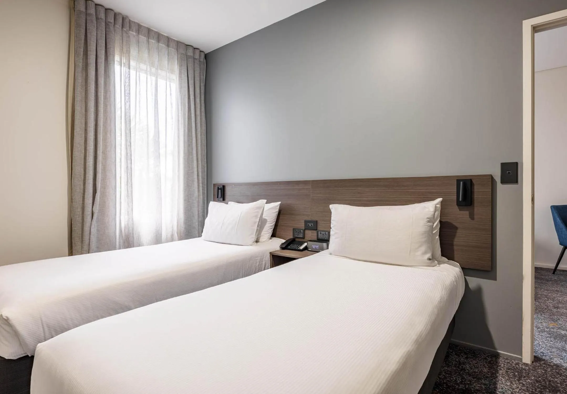 Bedroom, Bed in Heartland Hotel Auckland Airport