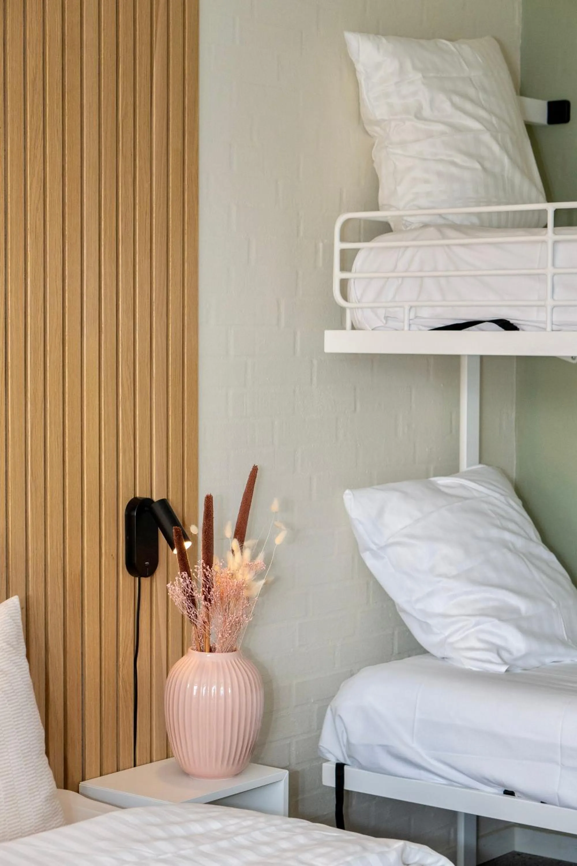 Bedroom, Bed in Strandhotel Klitrosen