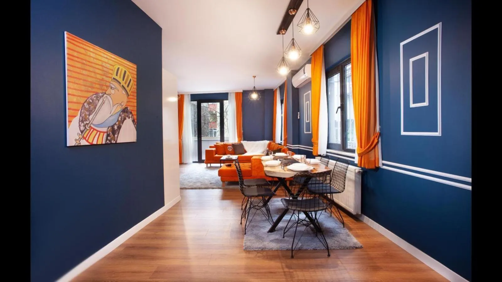 Dining area in Nisantasi Residence