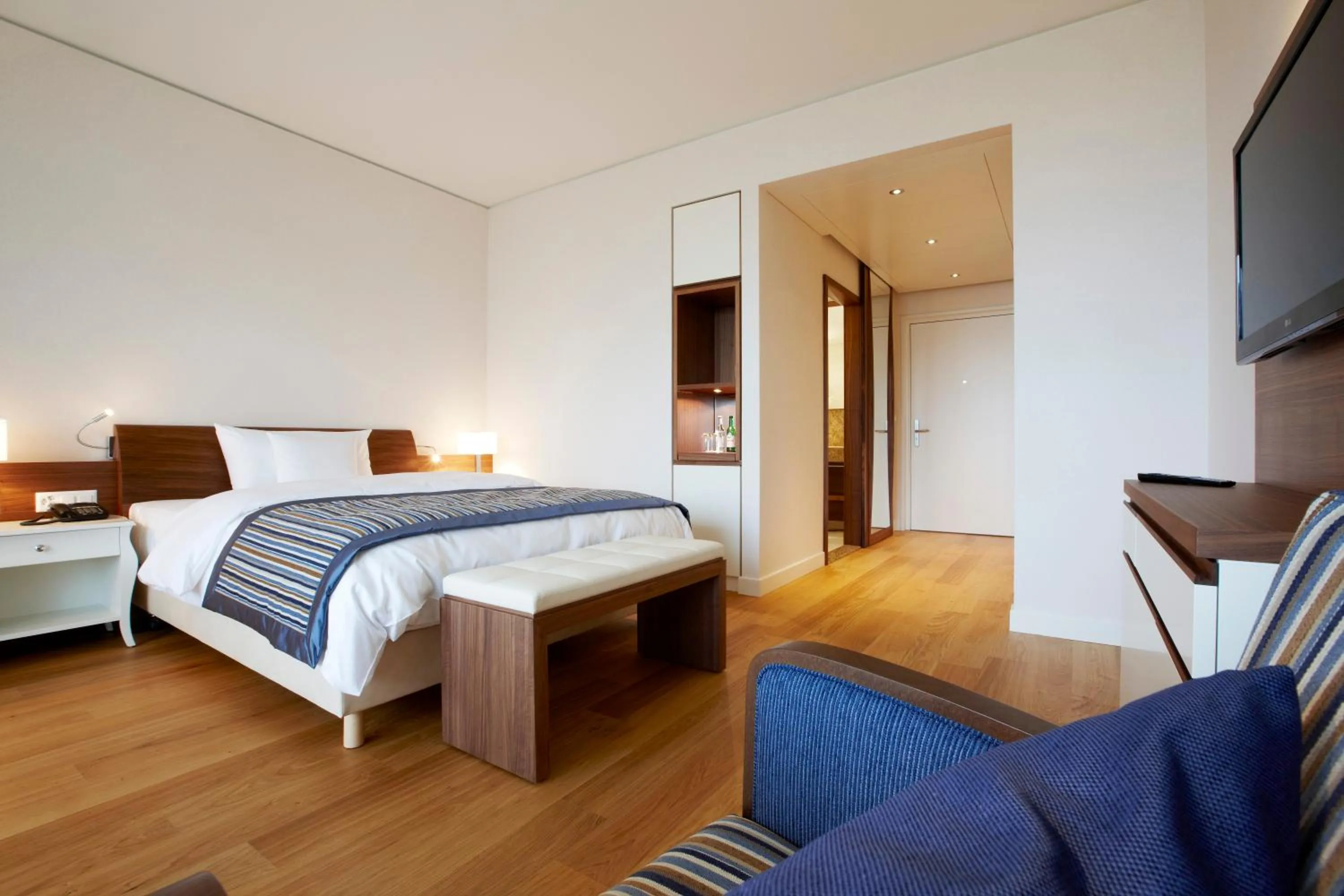 Living room, Bed in Oberwaid - Das Hotel.