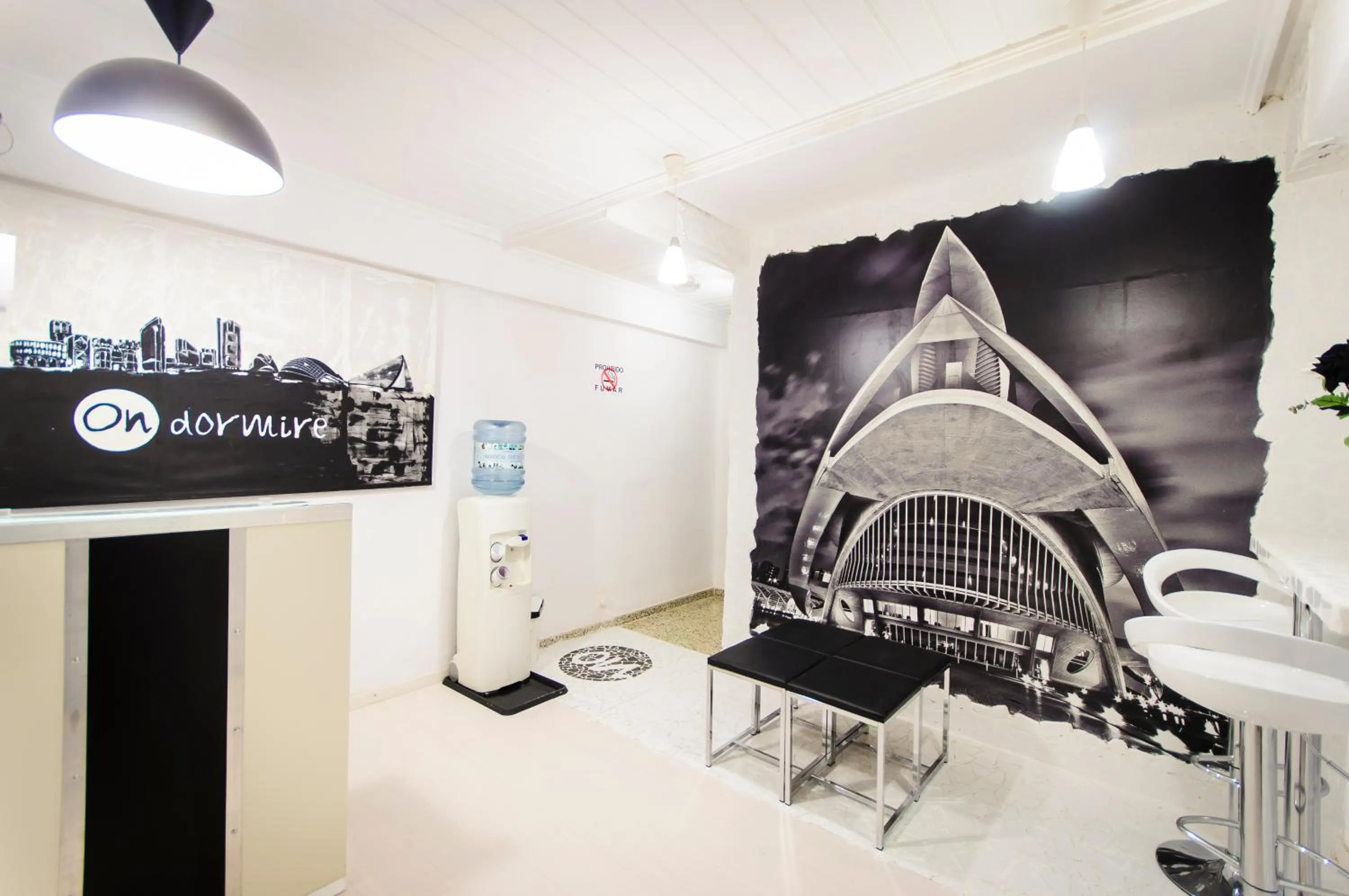 Lounge or bar in Hostal On Dormire Valencia