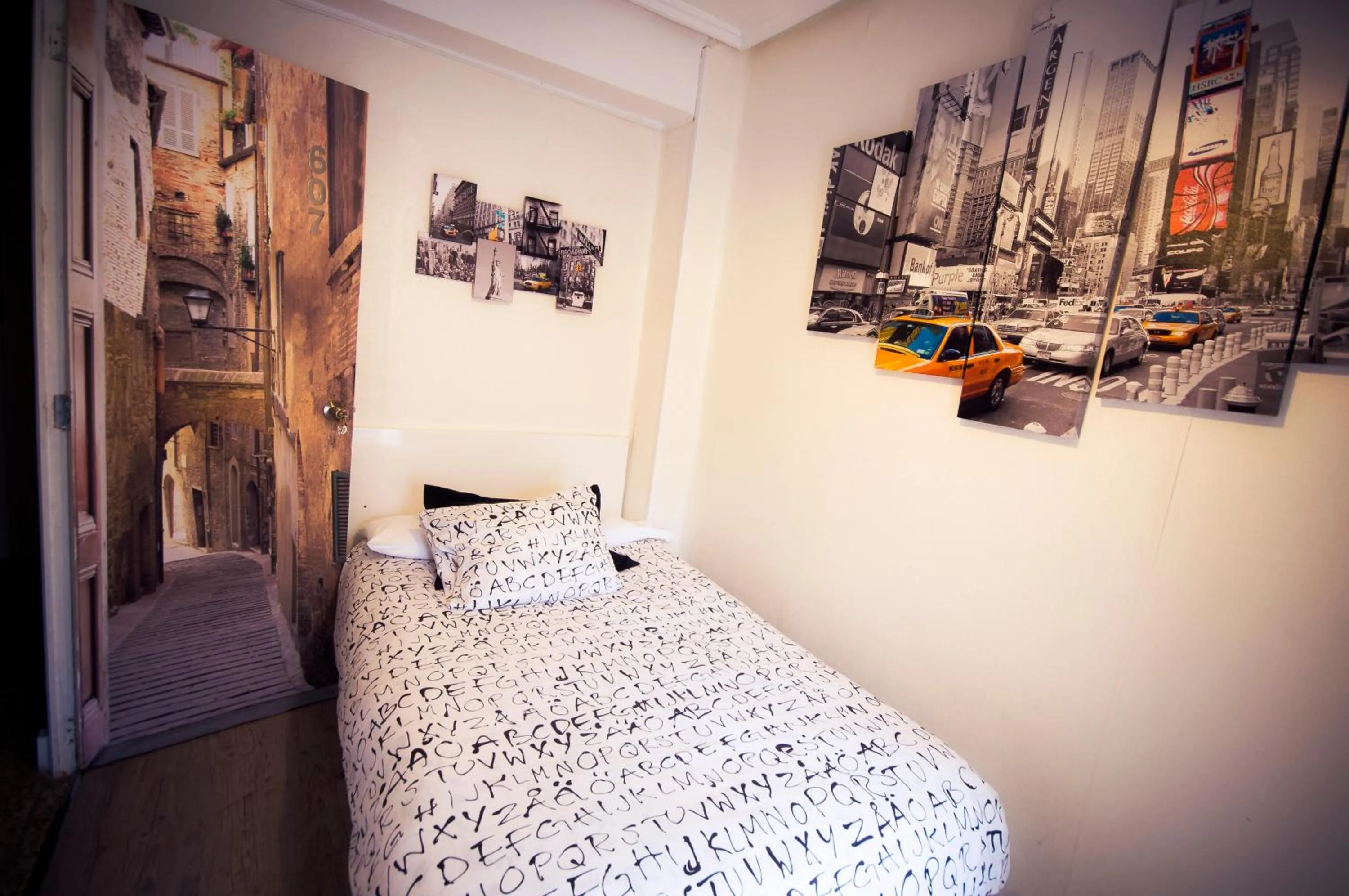 Bed in Hostal On Dormire Valencia