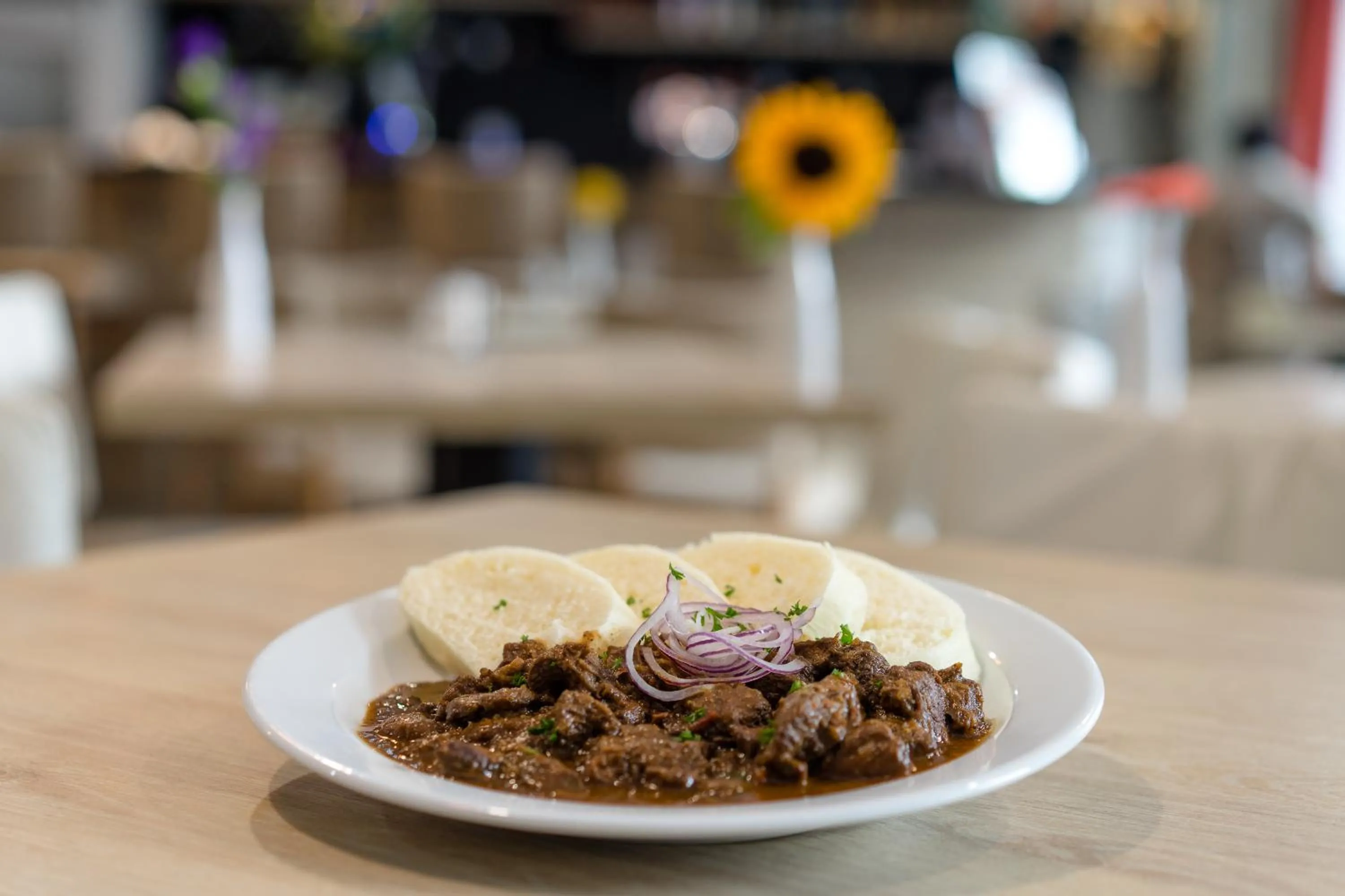 Restaurant/places to eat in BIVIO hotel