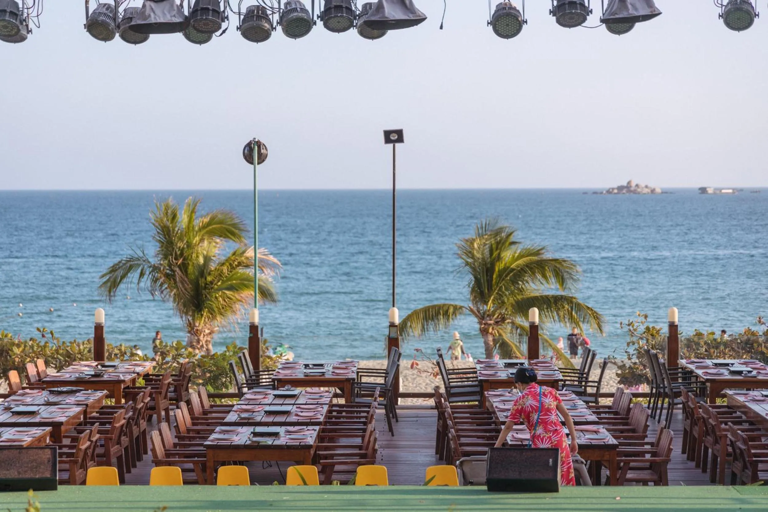 Restaurant/places to eat in Horizon Resort & Spa Yalong Bay-Yalong Bay Central