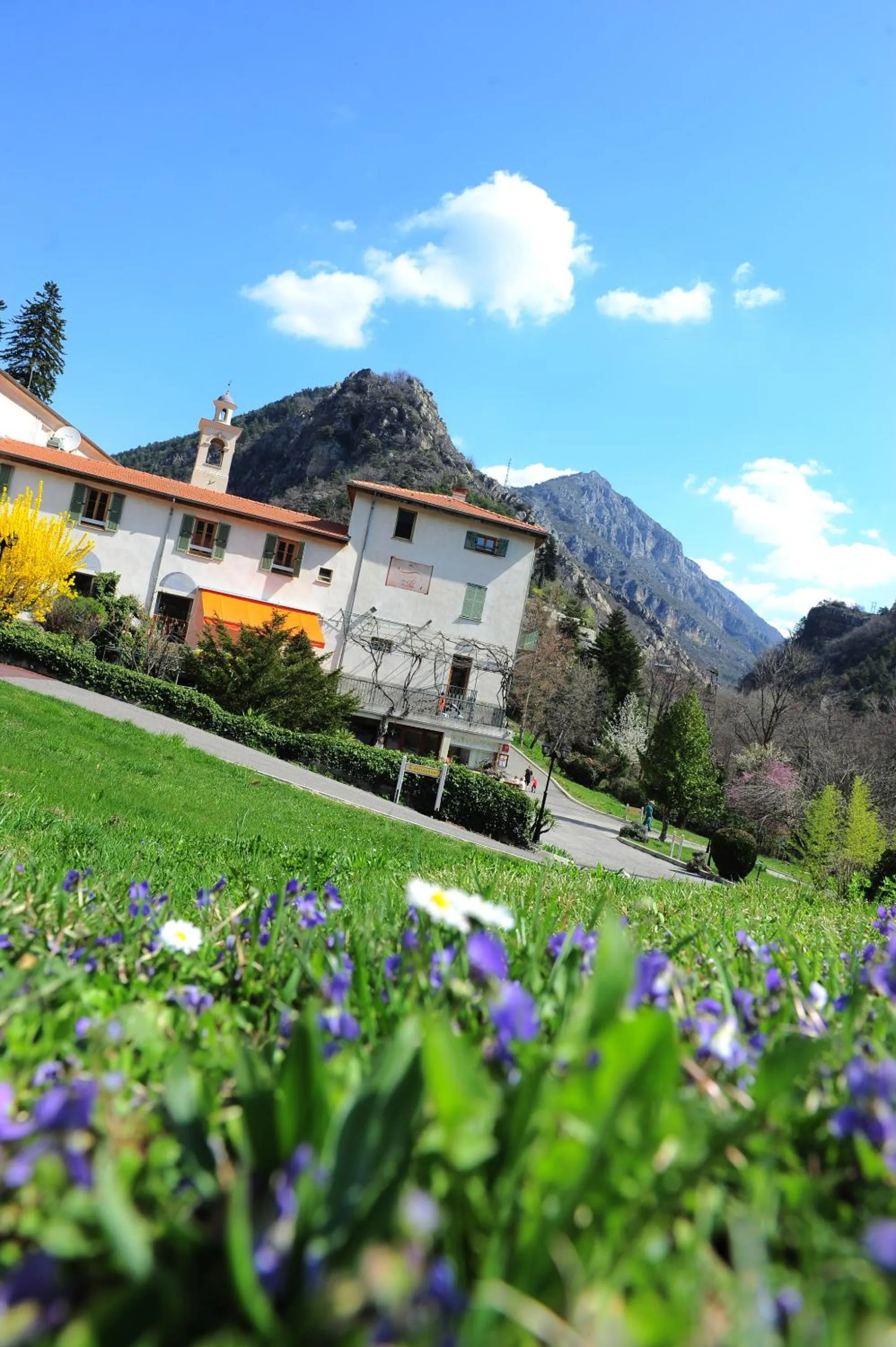 Property building in Le Prieuré