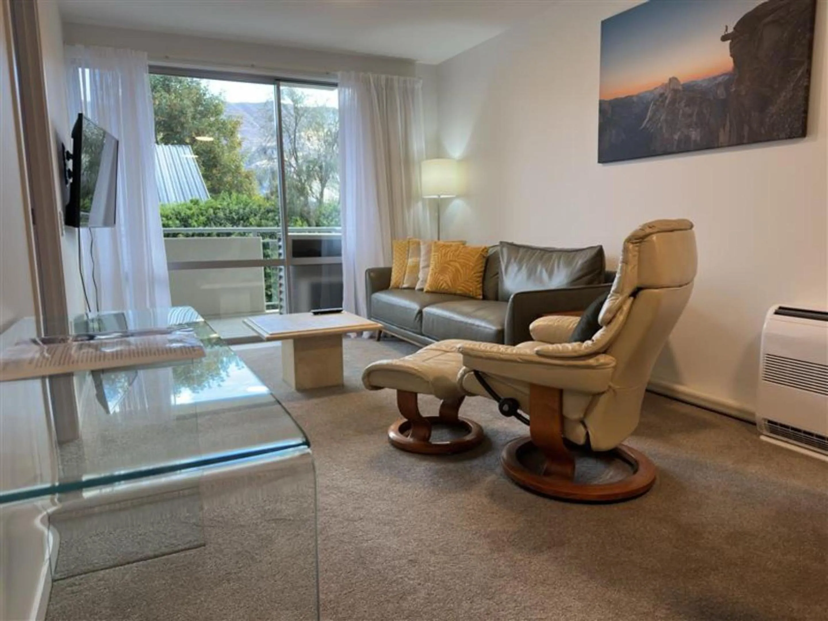 TV and multimedia in Belvedere Apartments