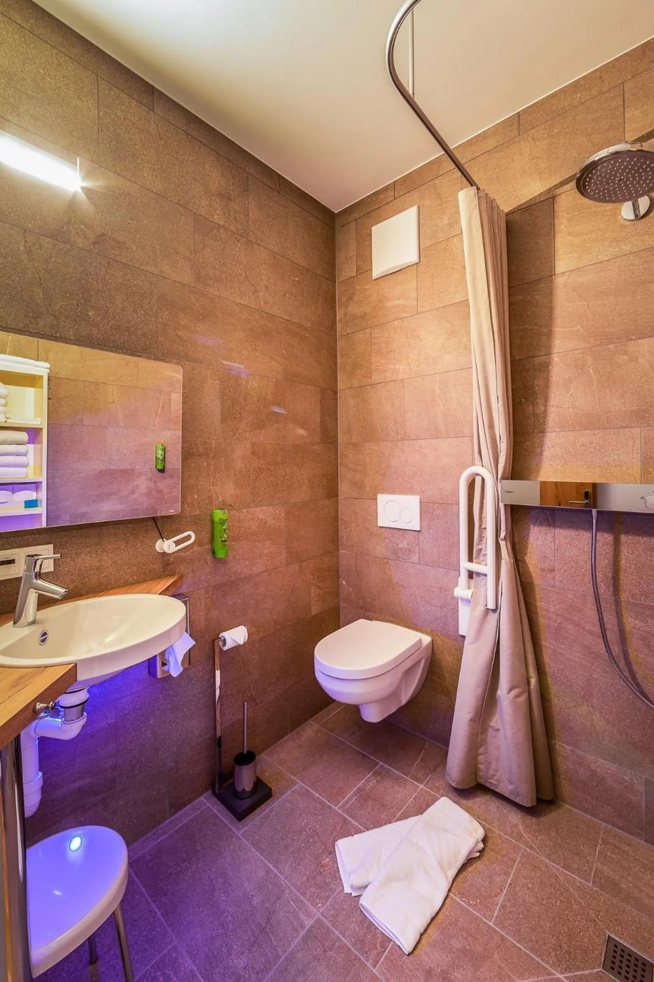 Shower in Ferienwohnungen Boardinghouse Bodensee