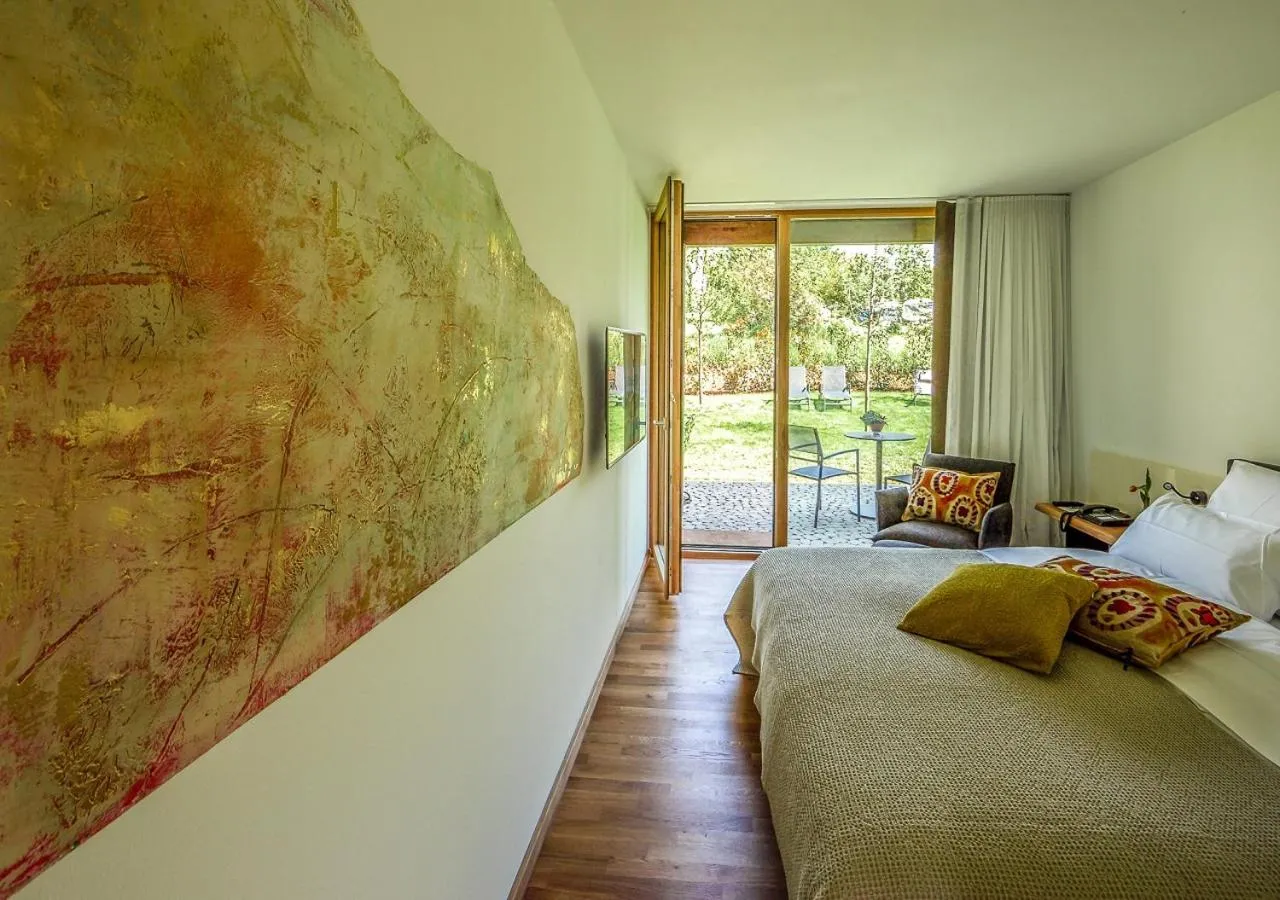 Garden, Bed in Ferienwohnungen Boardinghouse Bodensee