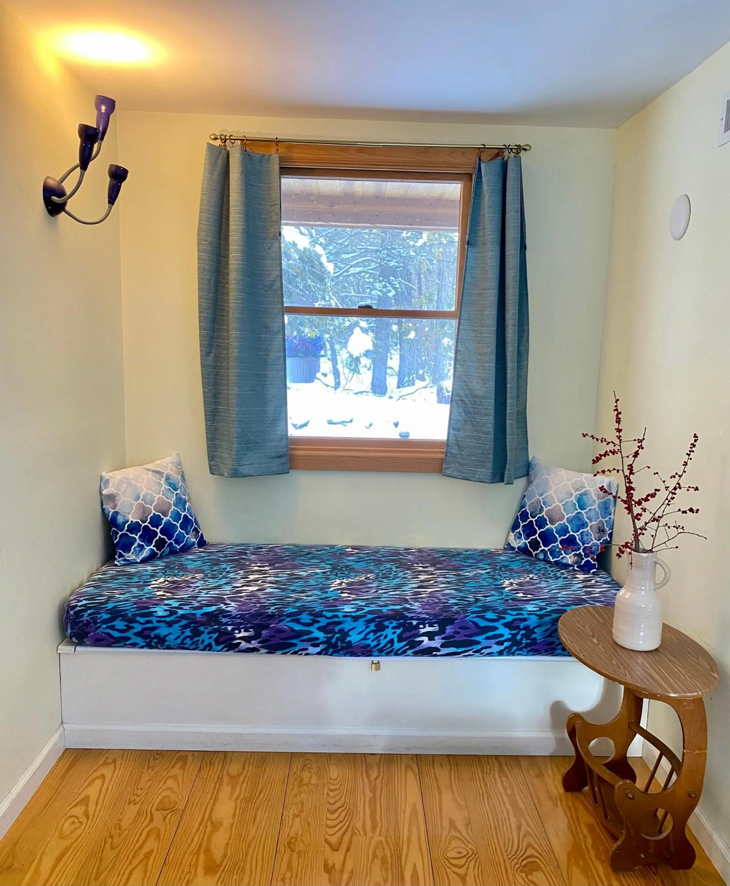 Bed in Secluded Greekside Cabin near Camelback
