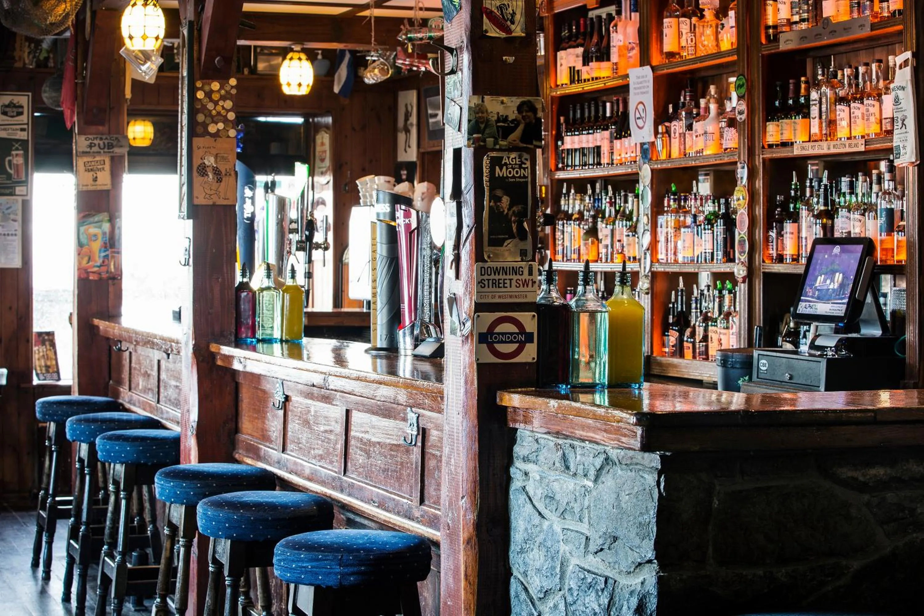 Maddens Bridge Bar & Guesthouse