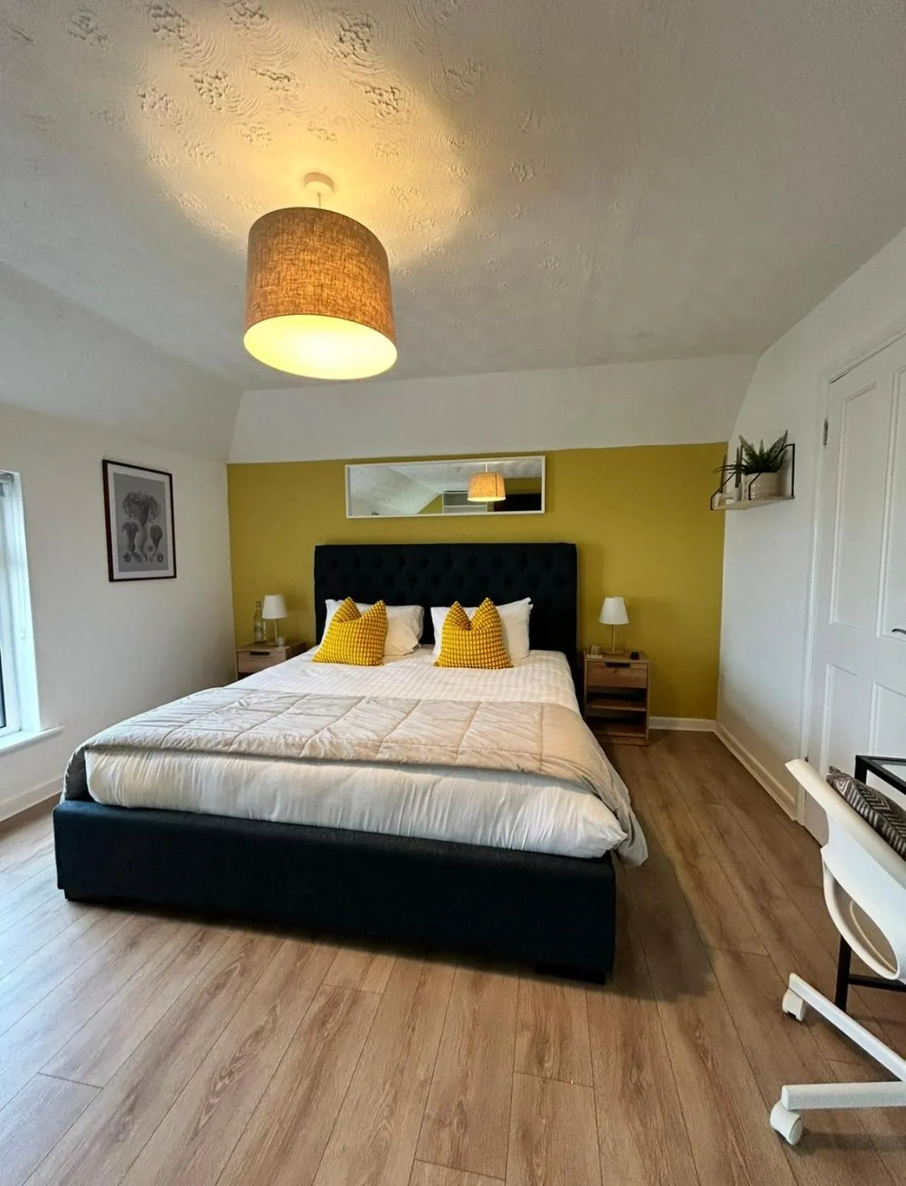 Bed in Maddens Bridge Bar & Guesthouse