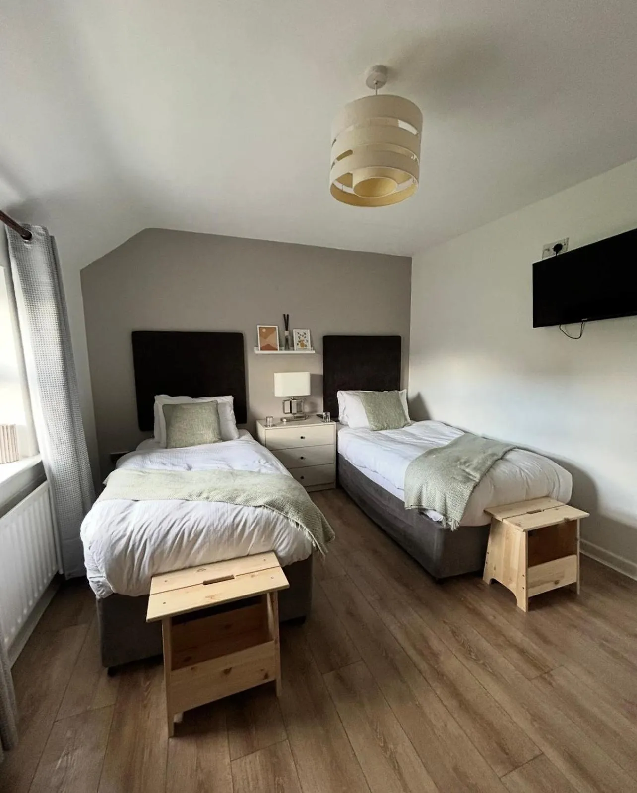 Bed in Maddens Bridge Bar & Guesthouse